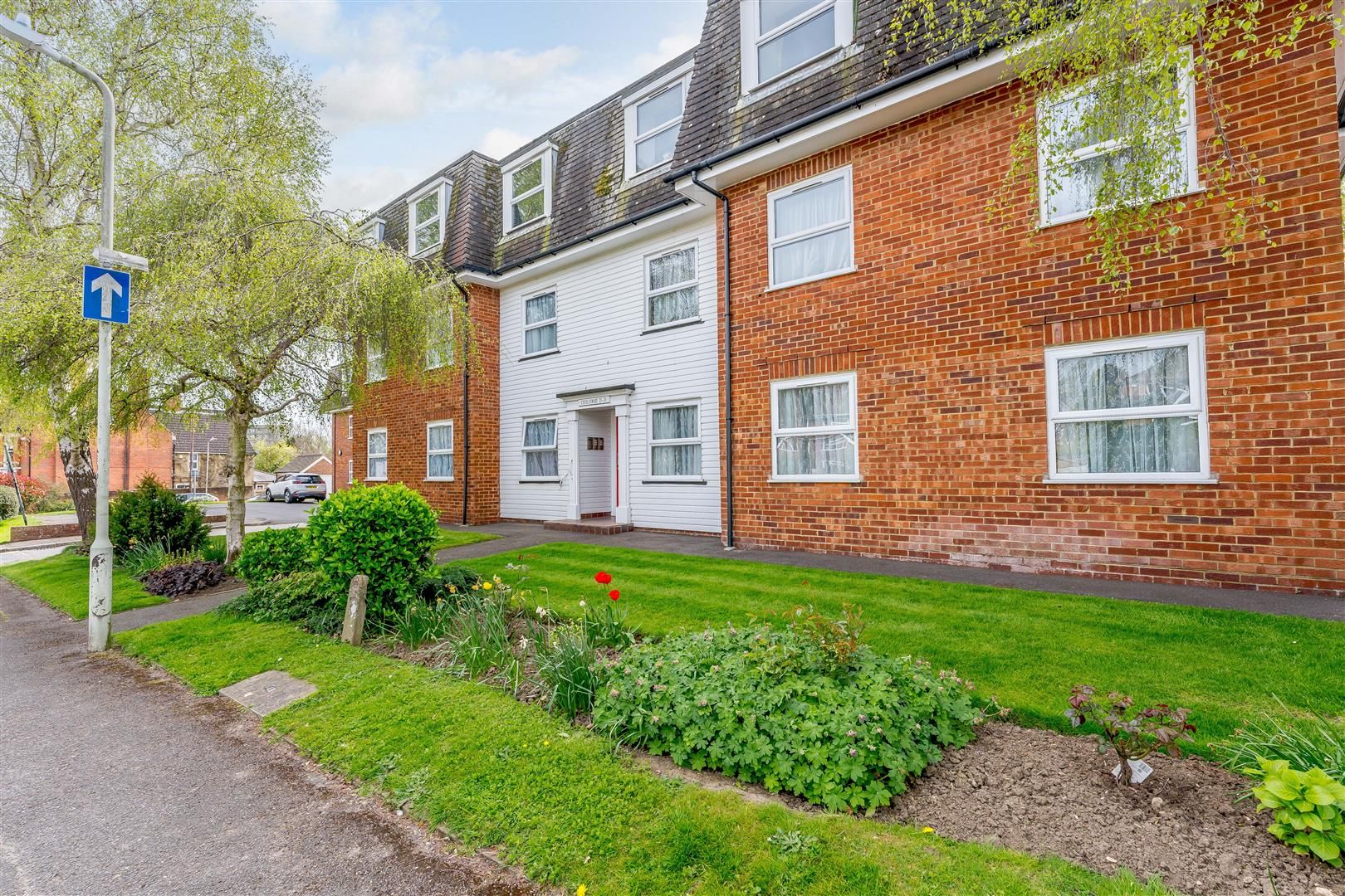 2 bed flat for sale in Upper Queens Road, Ashford TN24 Zoopla