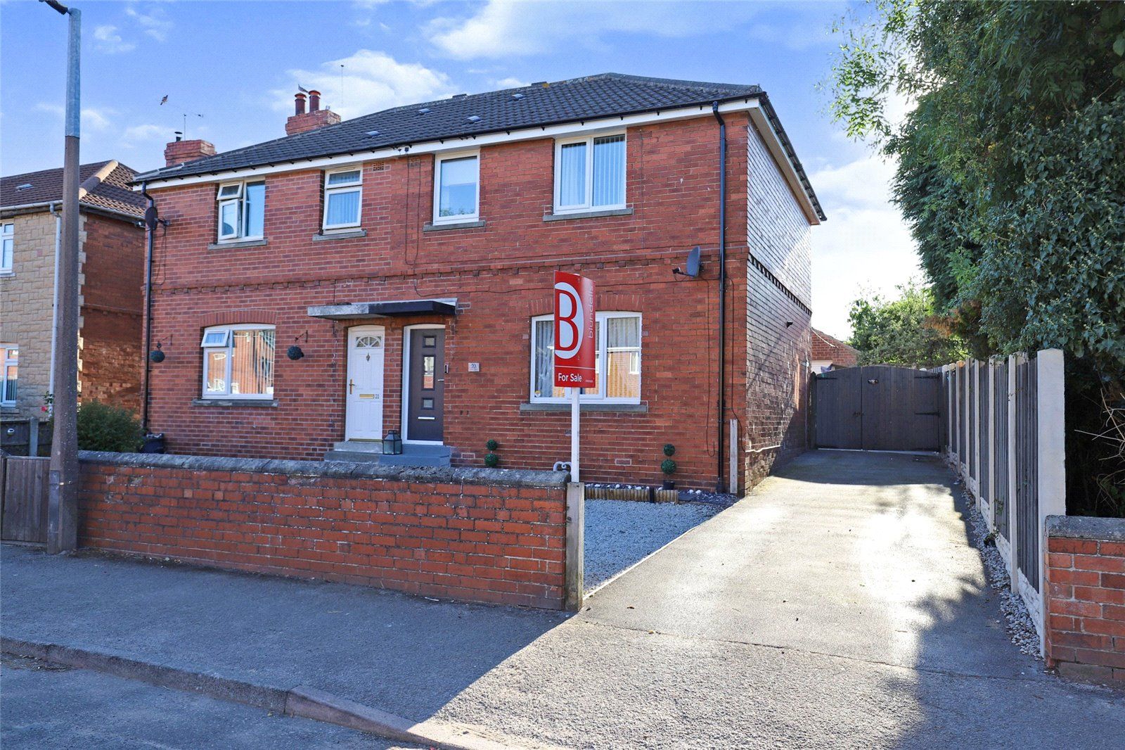 3 bed semidetached house for sale in Newhall Avenue, Wickersley