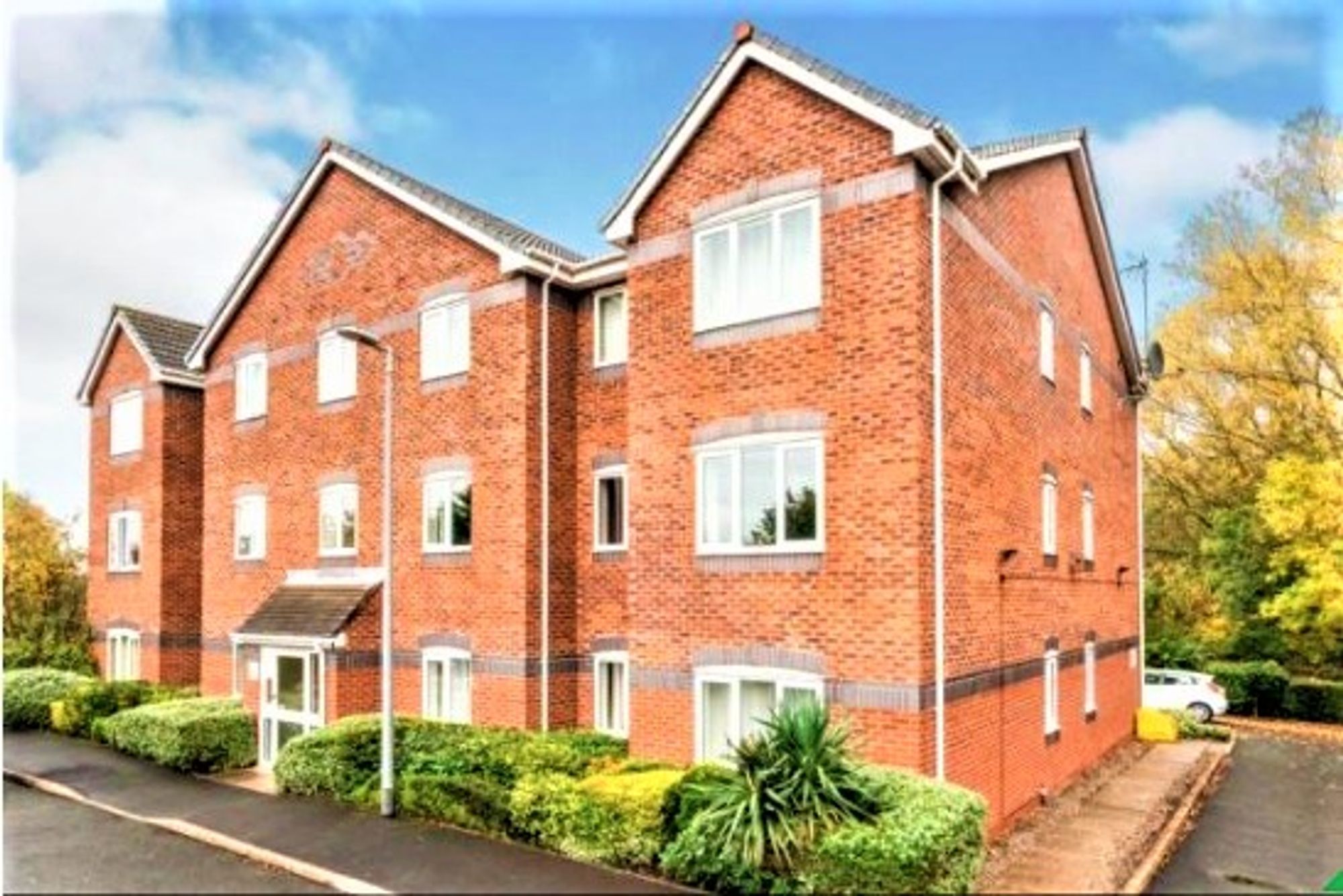 2 bed flat for sale in Townsgate Way, Irlam M44 Zoopla