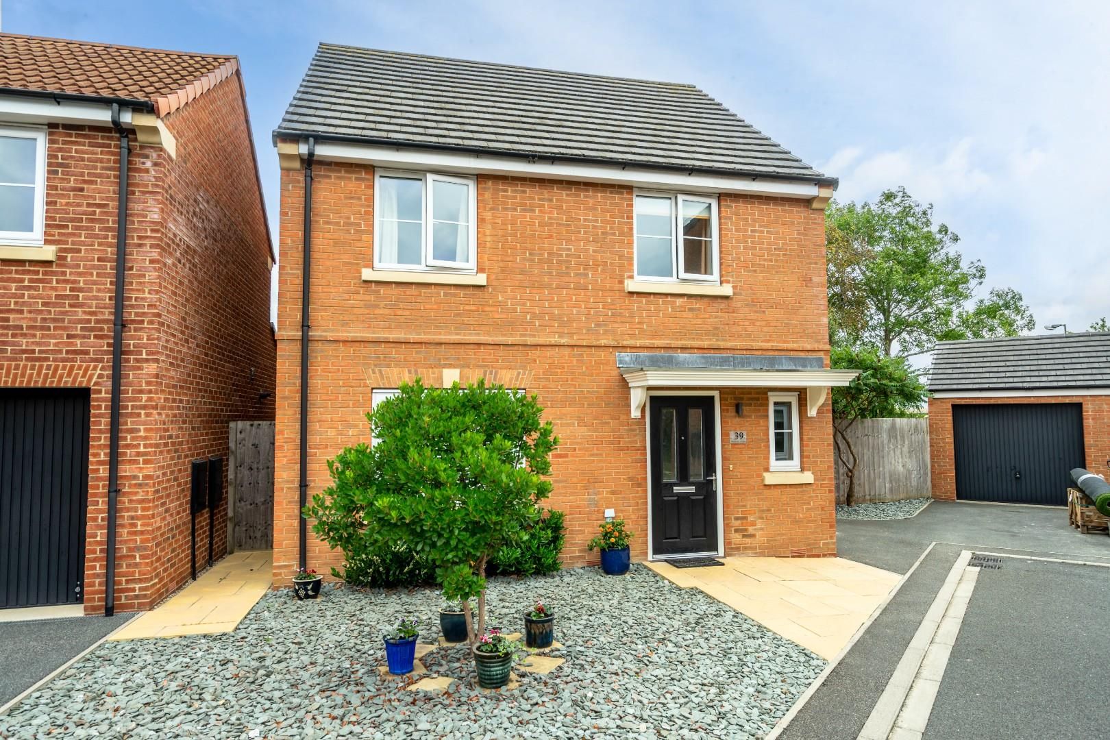 3 bed detached house for sale in Hardwicke Close, York YO26 Zoopla