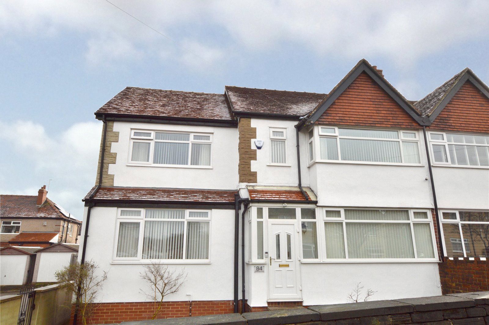 4 bed semidetached house for sale in Waterloo Lane, Bramley, Leeds