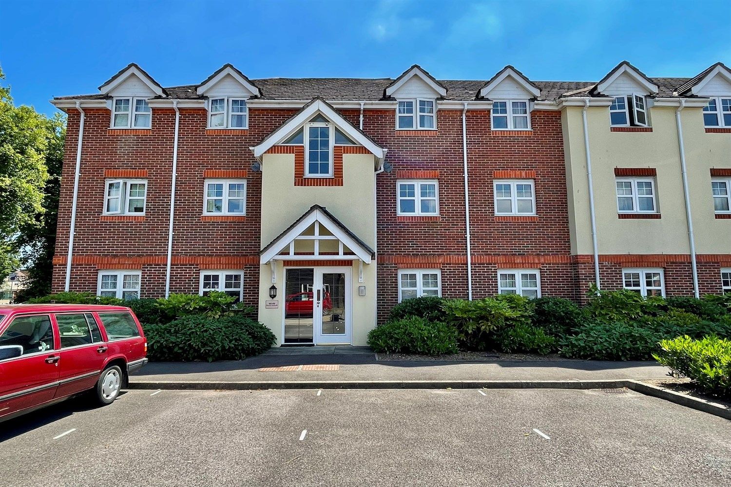 2 bed flat for sale in Bewick Gardens, Chichester PO19 Zoopla