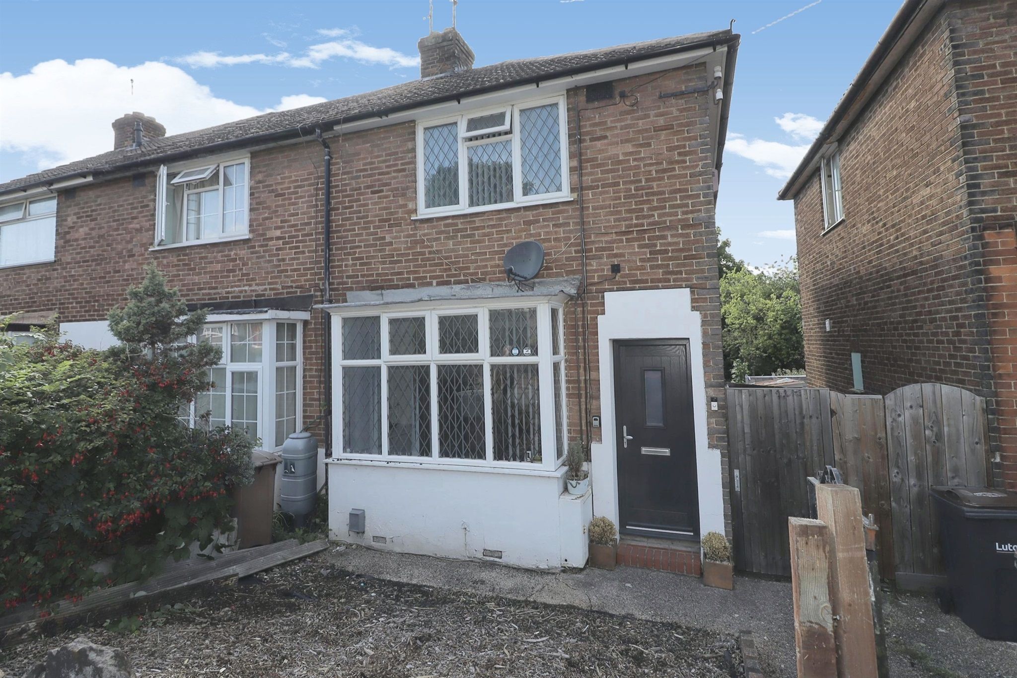 2 bed end terrace house for sale in Pomfret Avenue, Luton LU2 Zoopla