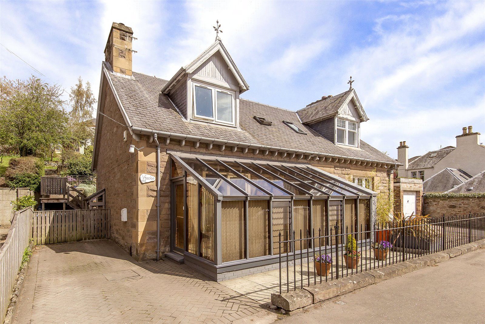 3 bed semidetached house for sale in Glasgow Road, Perth PH2 Zoopla