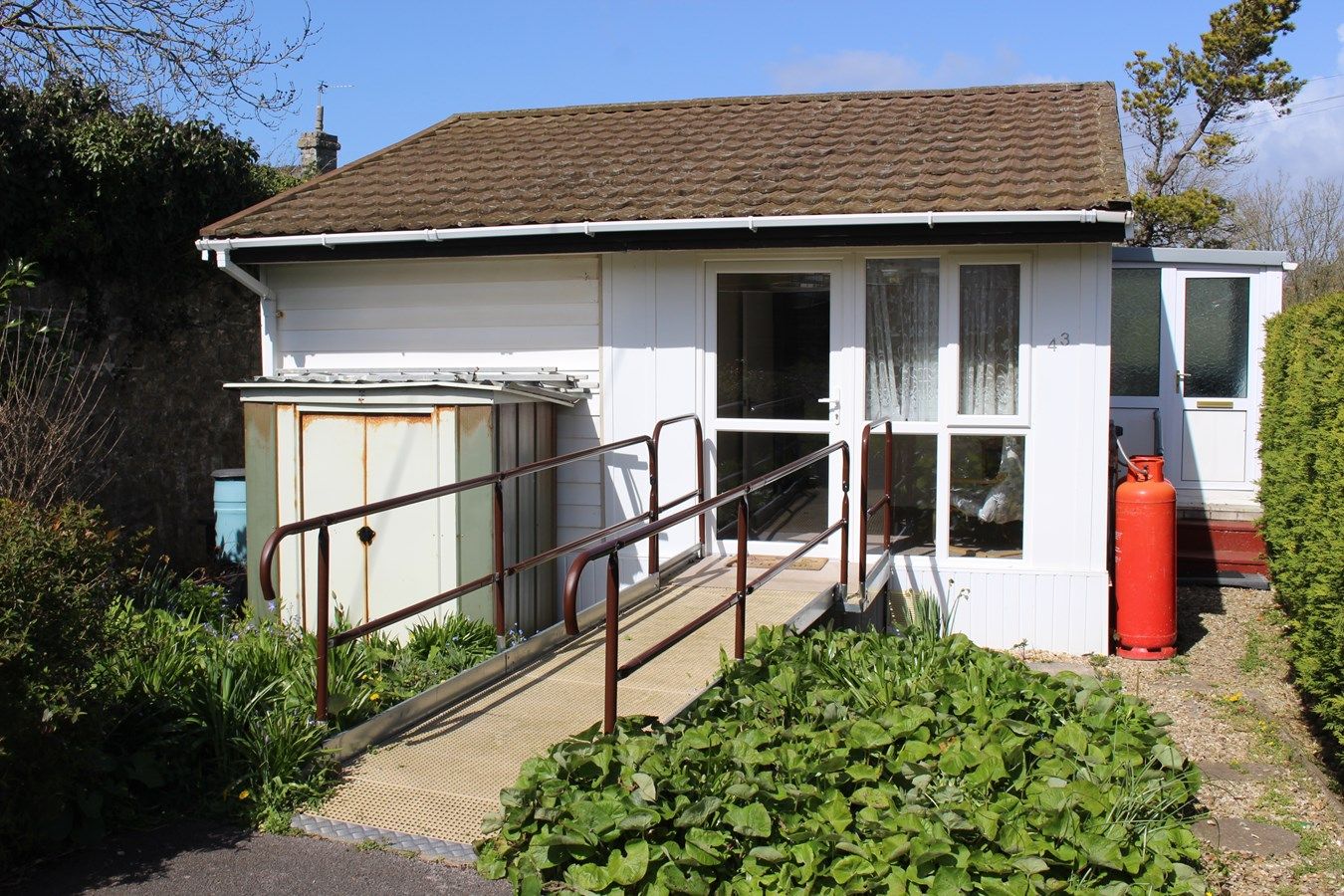 2 bed mobile/park home for sale in Orchard Drive, Ham Manor Park