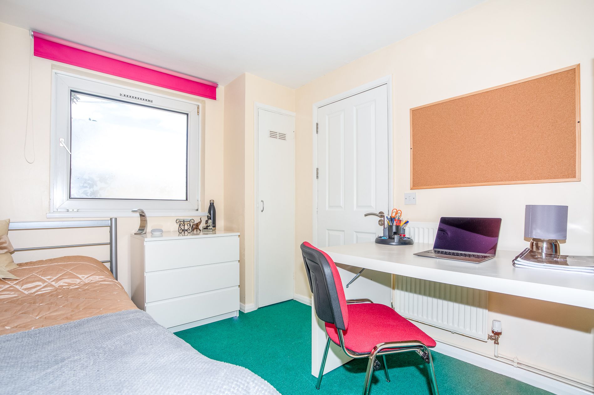 6 bed detached house to rent in Medway Road, Medway, Gillingham ME7