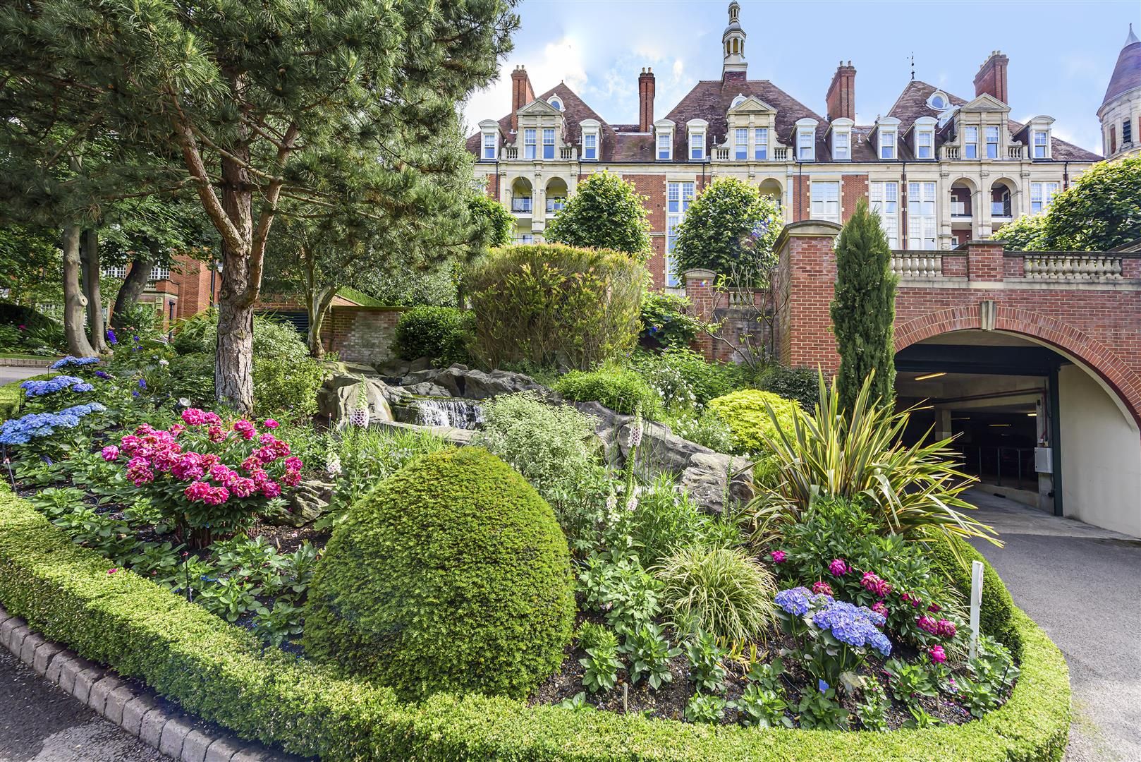 Studio for sale in Frognal Rise, Hampstead Village NW3 Zoopla