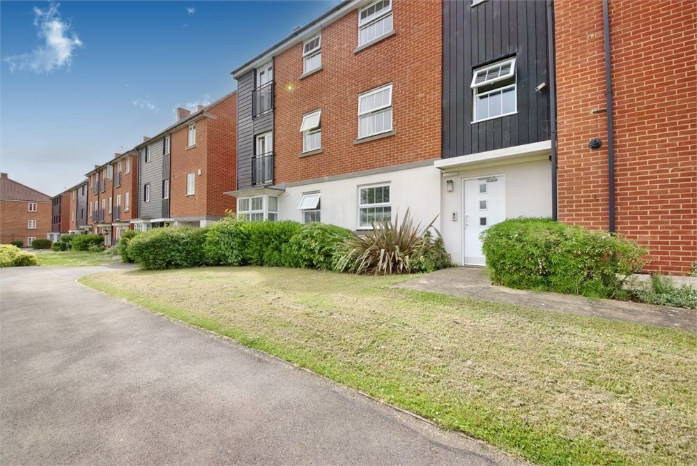 2 bed flat for sale in Appleton Drive, Basingstoke, Hampshire RG24 Zoopla