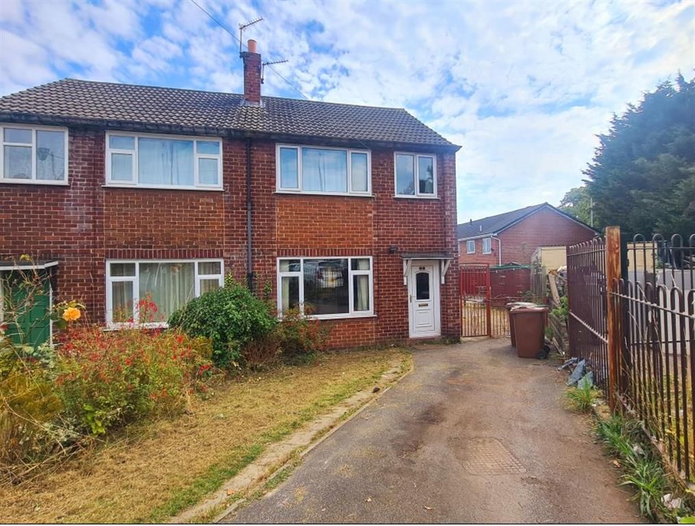 3 bed semidetached house for sale in Mackie Hill Close, Crigglestone