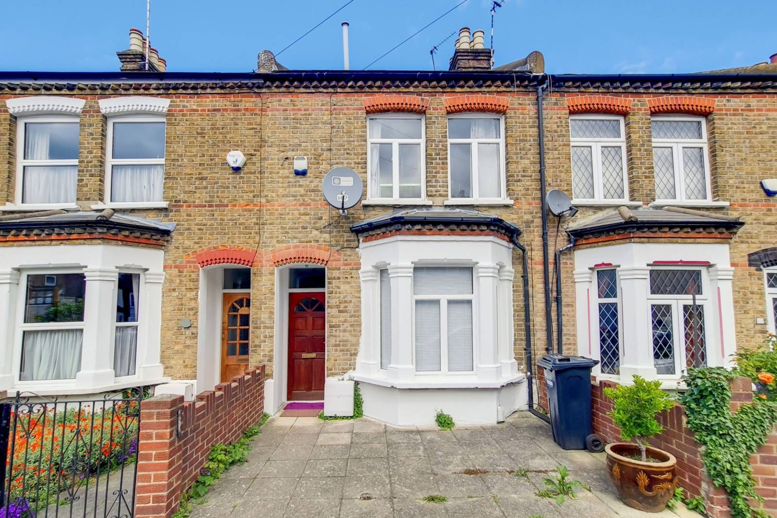 Lansdowne Road, Hounslow TW3  