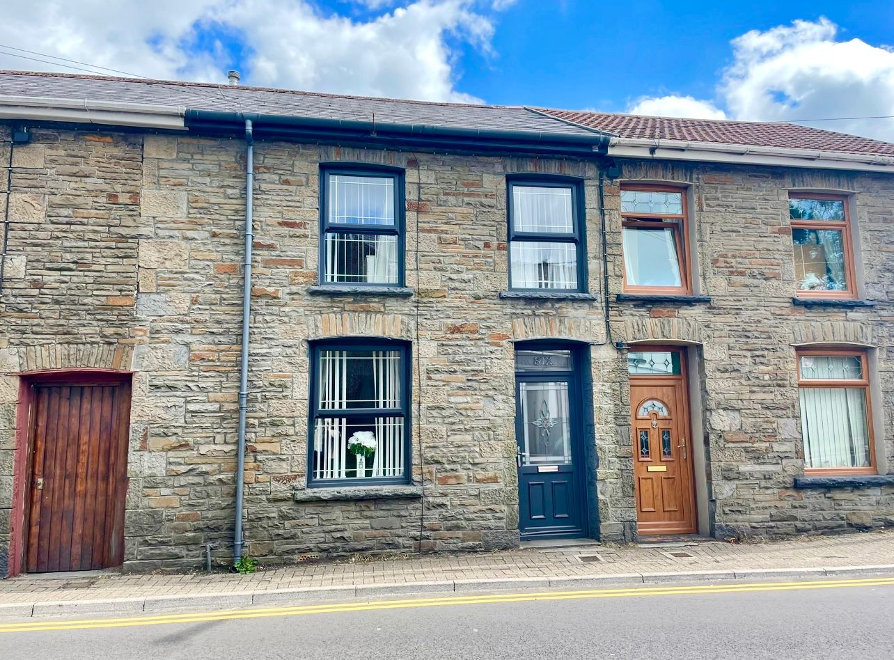 3 bed end terrace house for sale in Gilfach Road, Tonyrefail, Porth