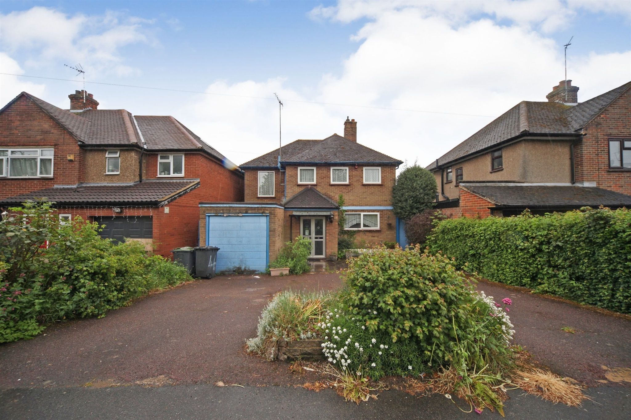 3 bed detached house for sale in Bushmead Road, Luton LU2 Zoopla