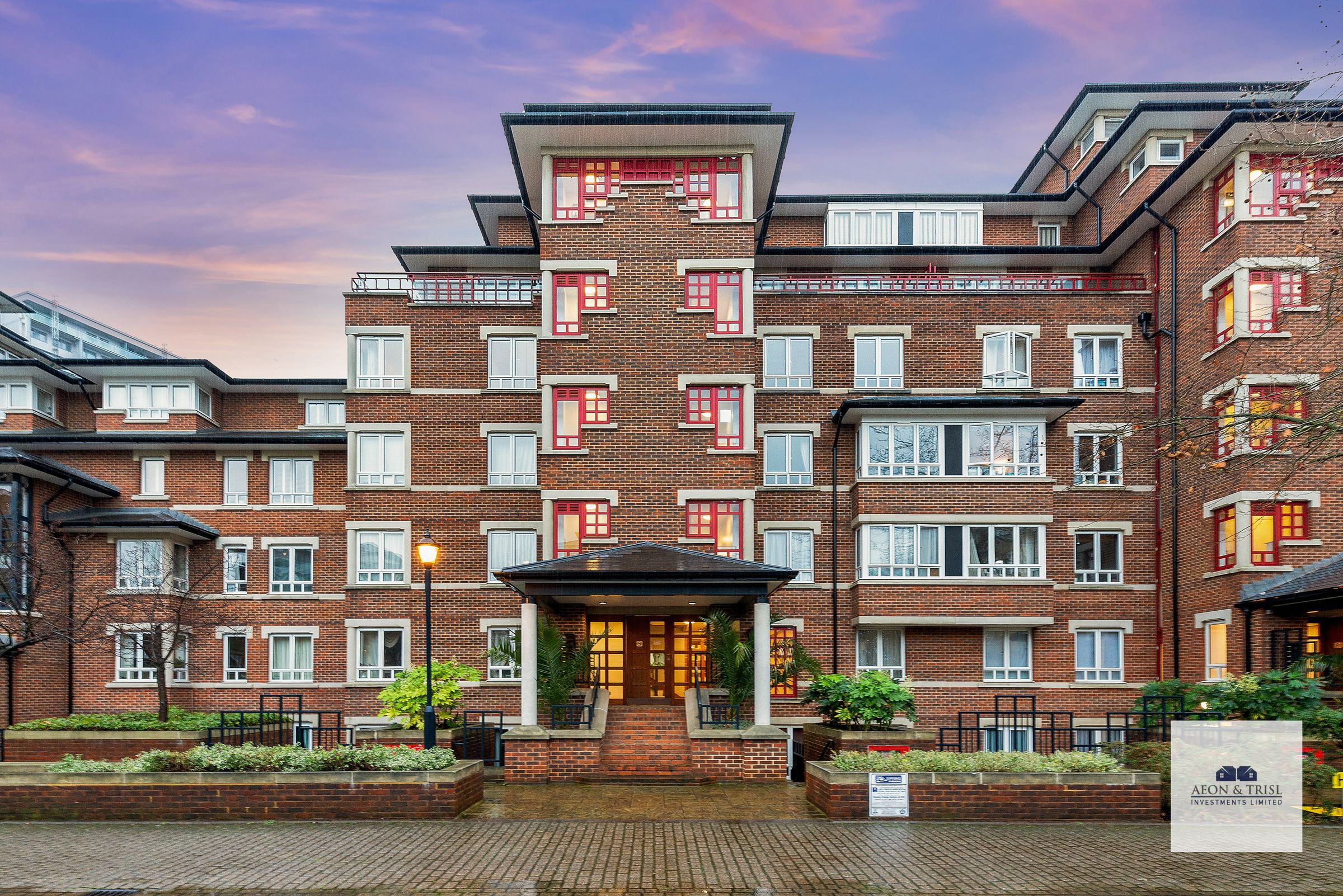 Admiral Walk, Admiral Walk, Livingston Lodge W9,  