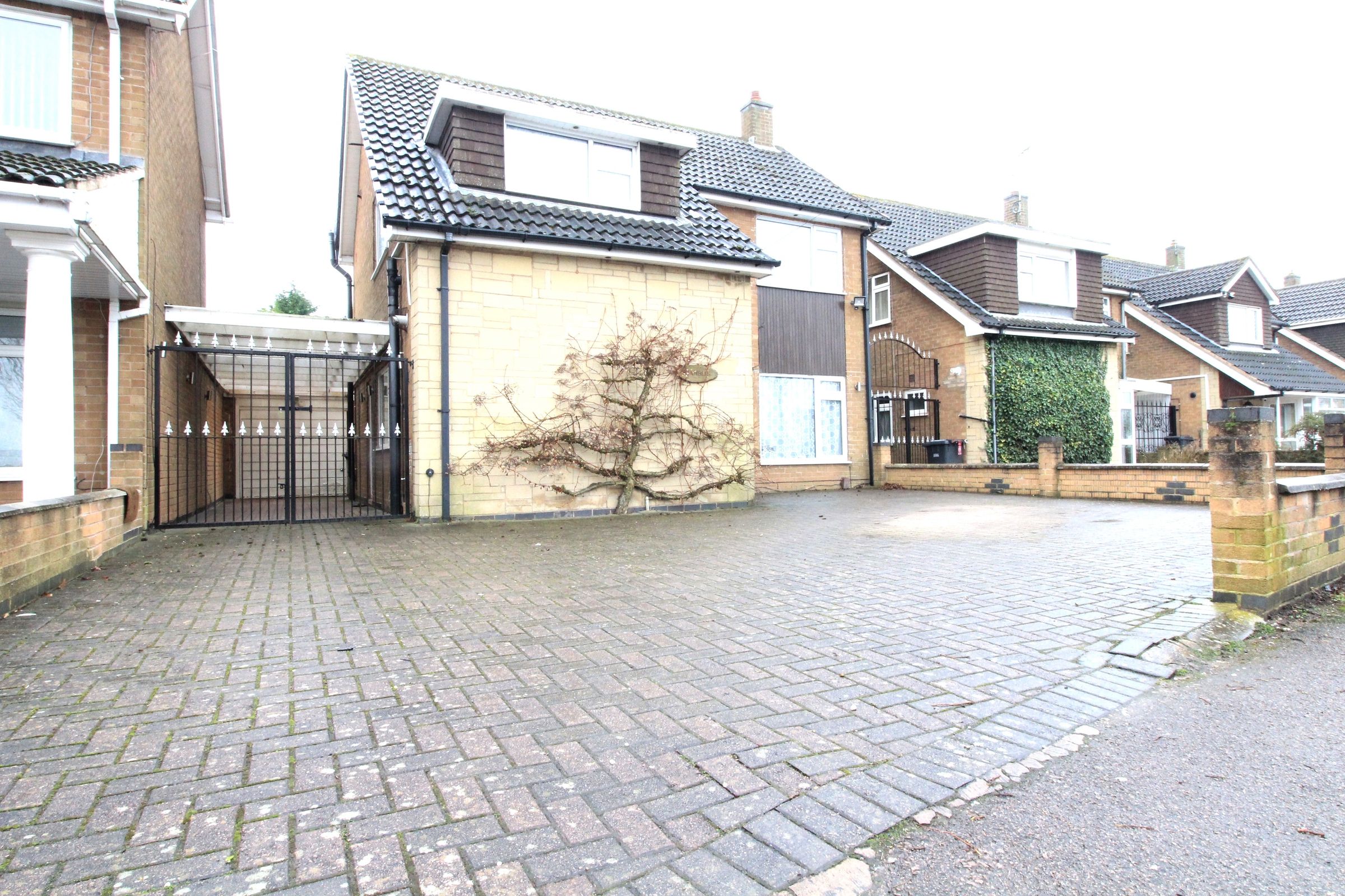 Downing Drive, Off Spencefield Lane, Leicester, Leicestershire LE5  