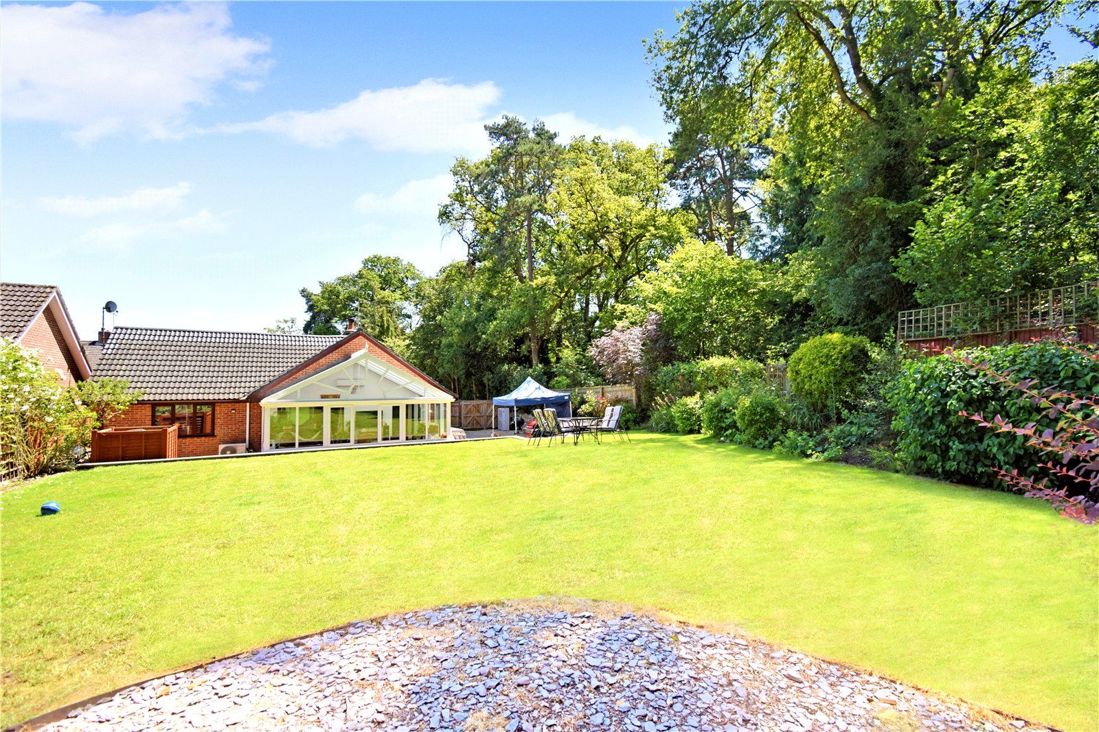 3 bed bungalow for sale in Hampstead Norreys Road, Hermitage, Thatcham