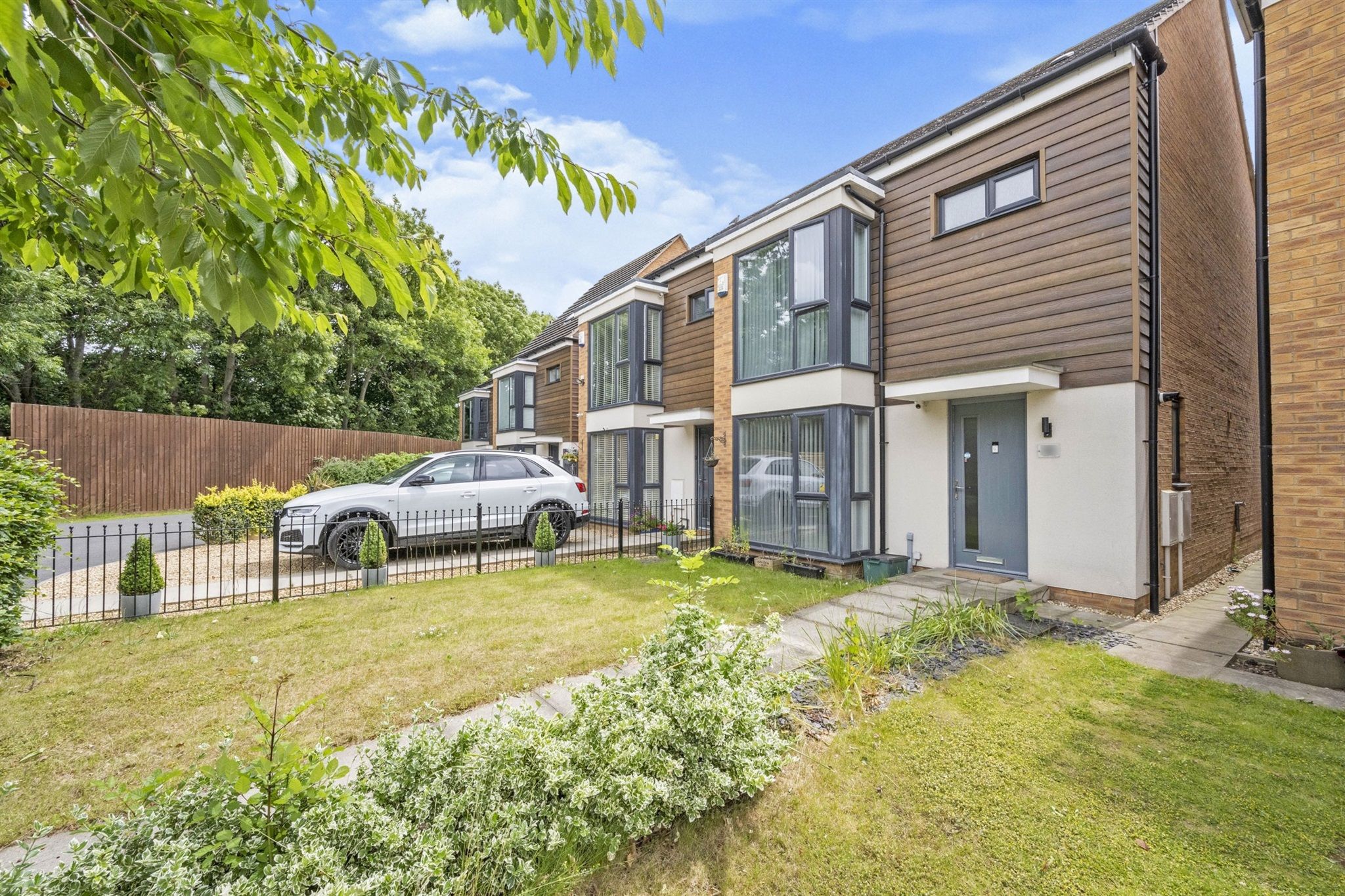 3 bed semidetached house for sale in Pasture Way, Tickhill, Doncaster