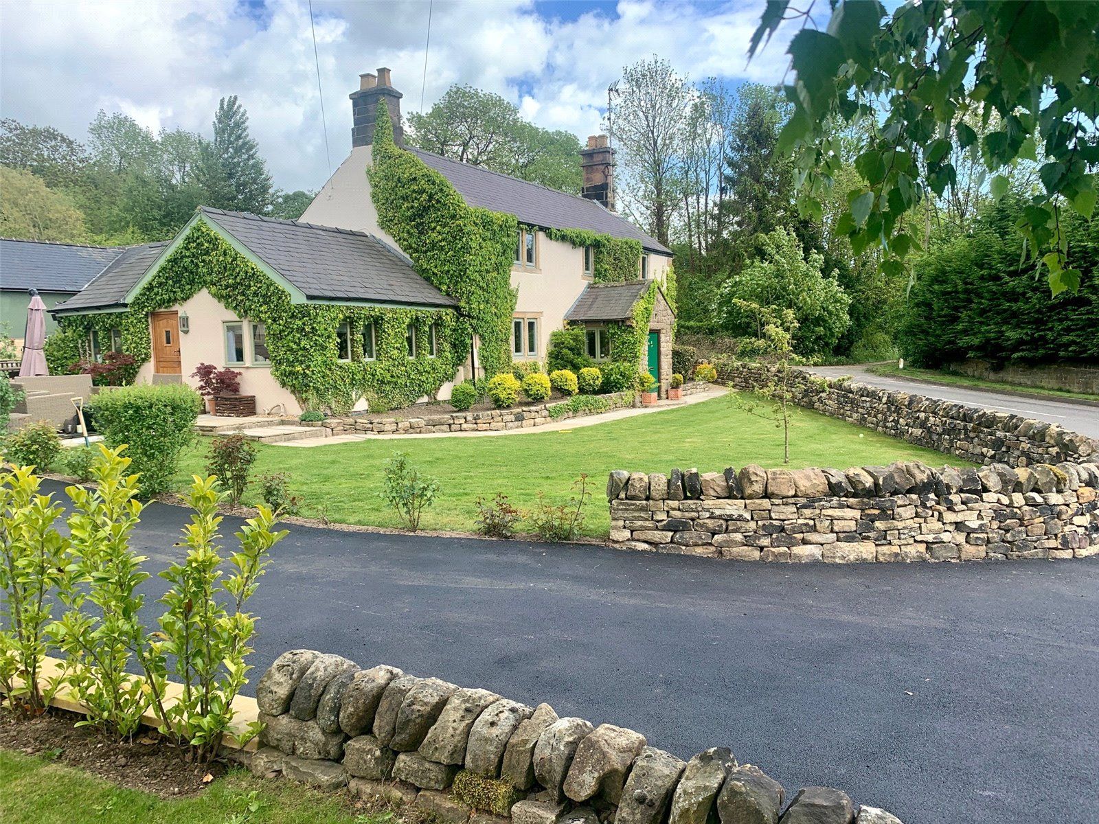 4 bed semidetached house for sale in Hockley Lane, Ashover, Derbyshire