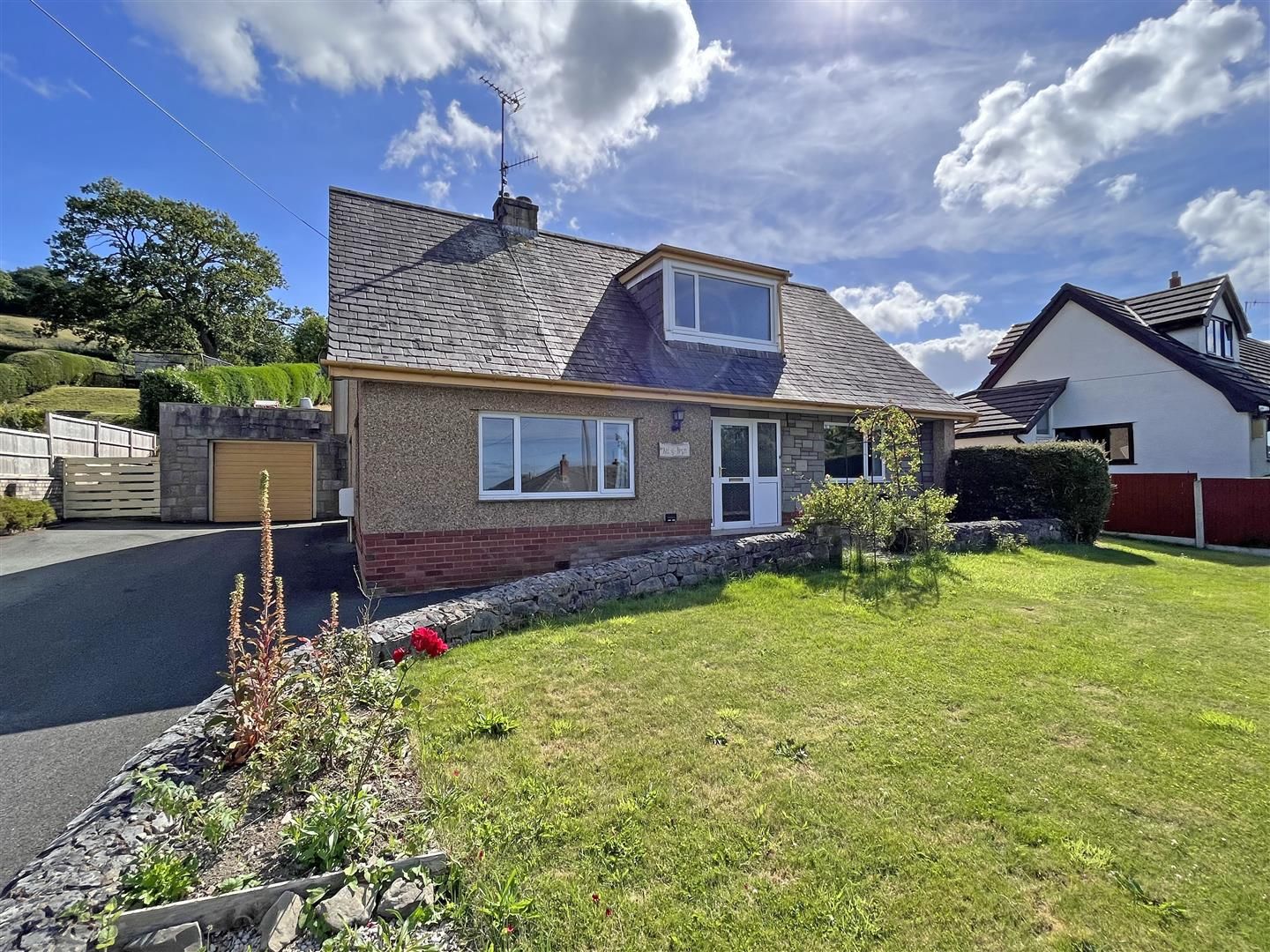 4 bed detached bungalow for sale in Ffordd Llanelwy, Betws Yn Rhos