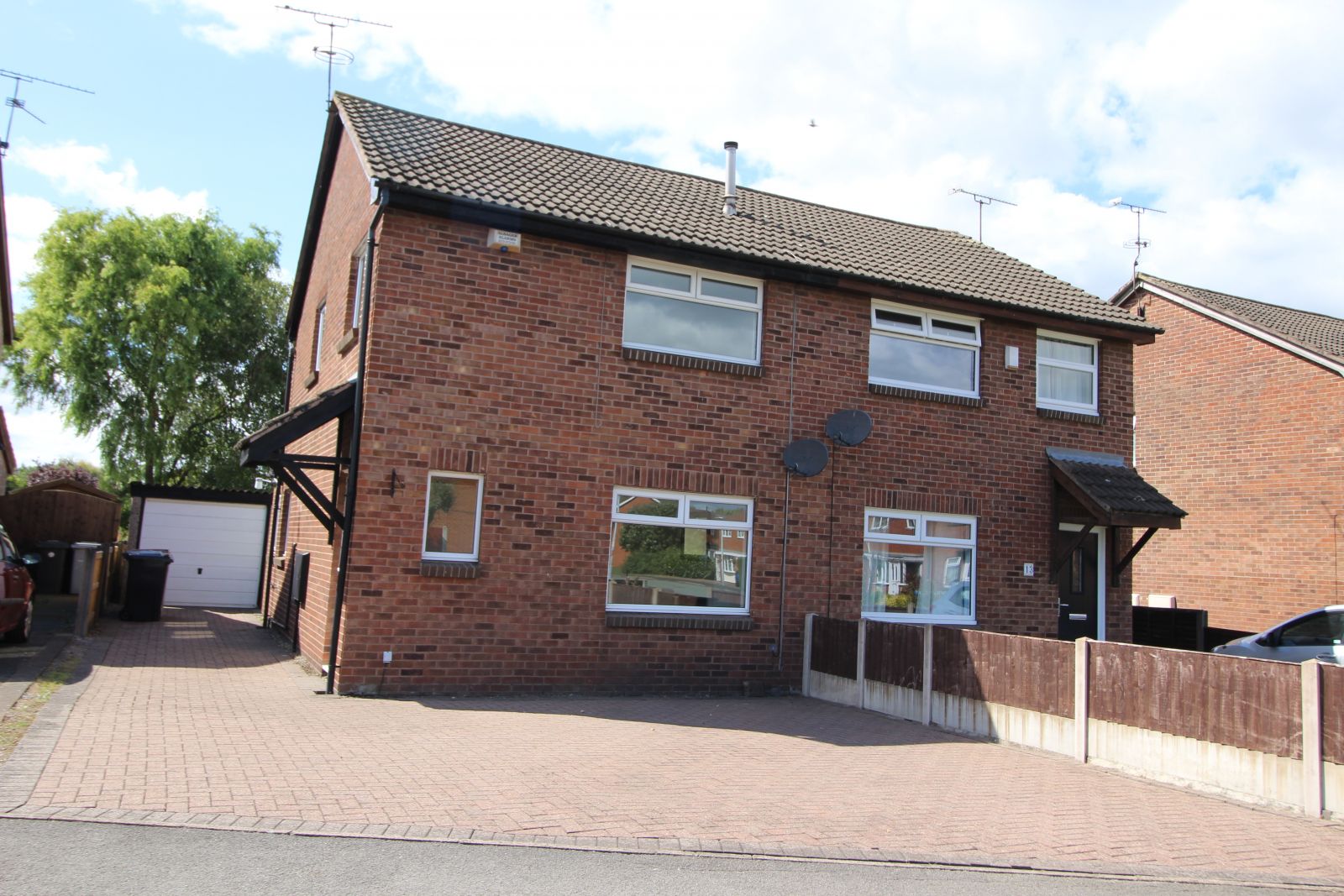 3 bed semidetached house to rent in Coppenhall, Crewe, Cheshire CW1