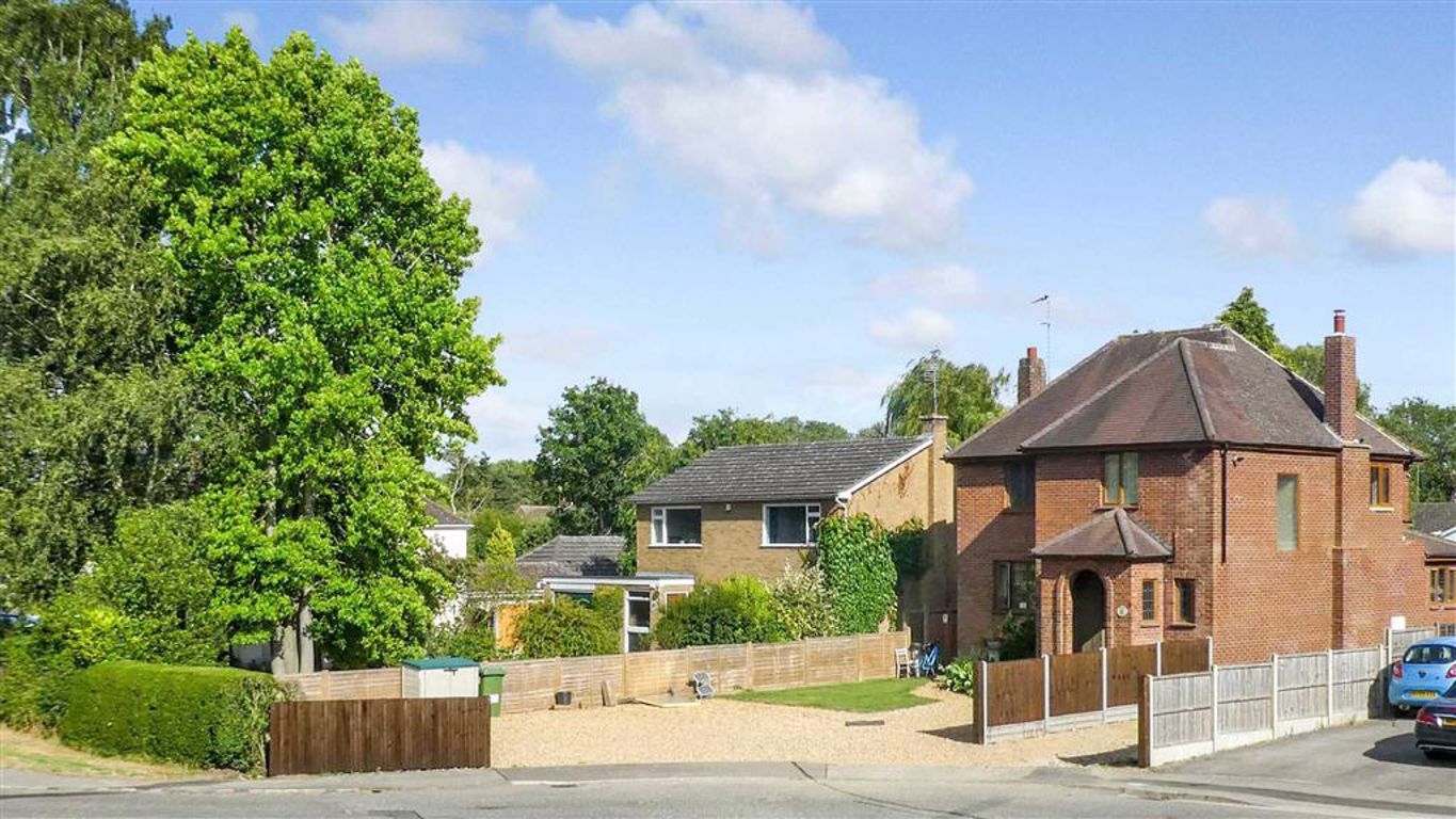 4 bed detached house for sale in Wolverton Road, Newport Pagnell, Milton Keynes, Bucks MK16 Zoopla