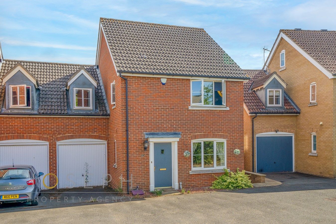 4 bed linkdetached house for sale in Goldfinch Close, Stowmarket IP14 Zoopla