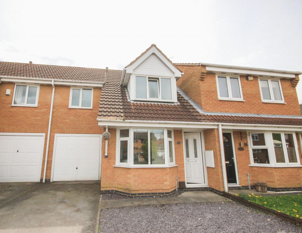 3 bed terraced house to rent in Falcon Close, AdwickLeStreet