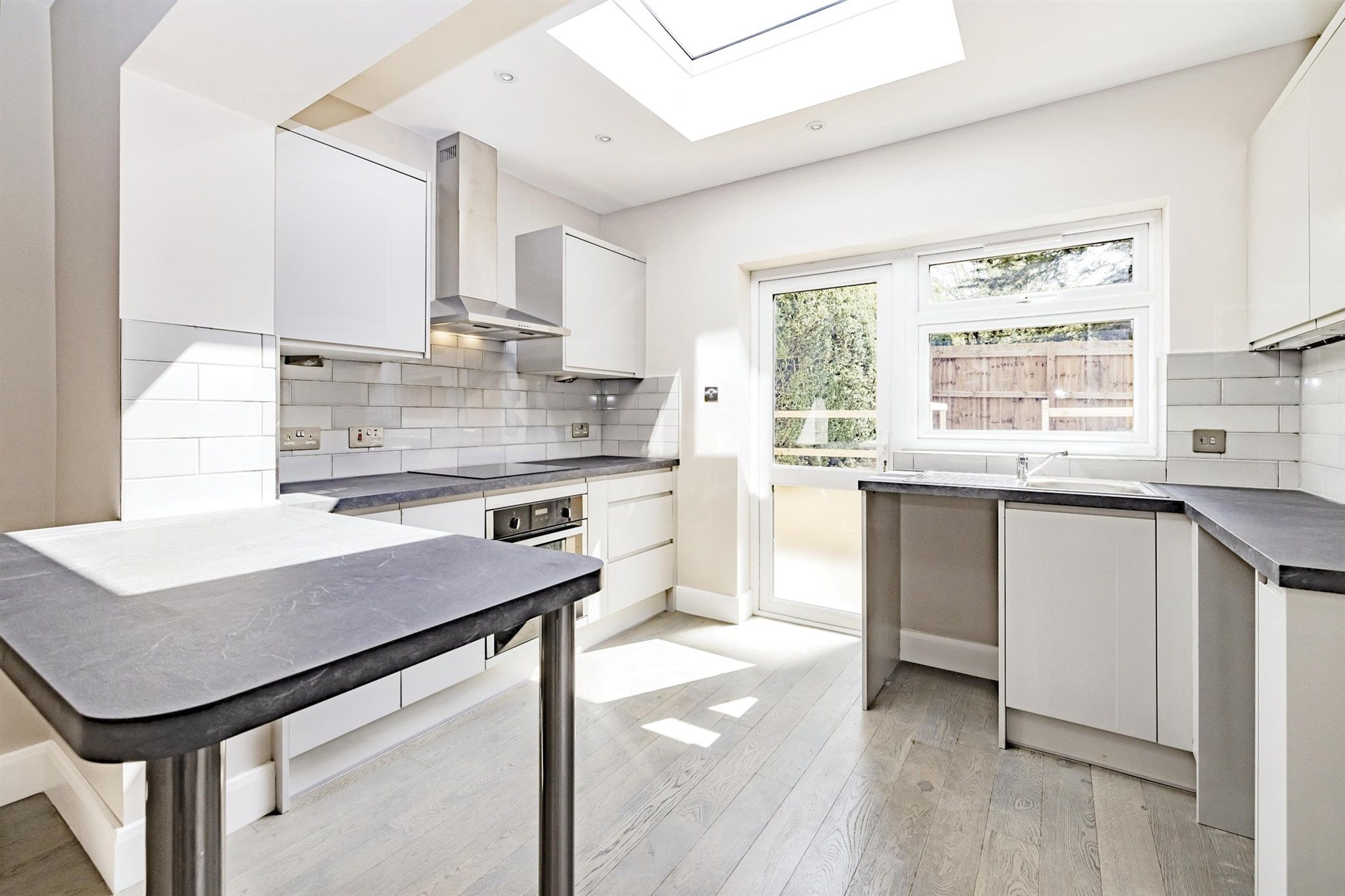 2 bed flat for sale in Park Avenue, Bushey WD23 Zoopla