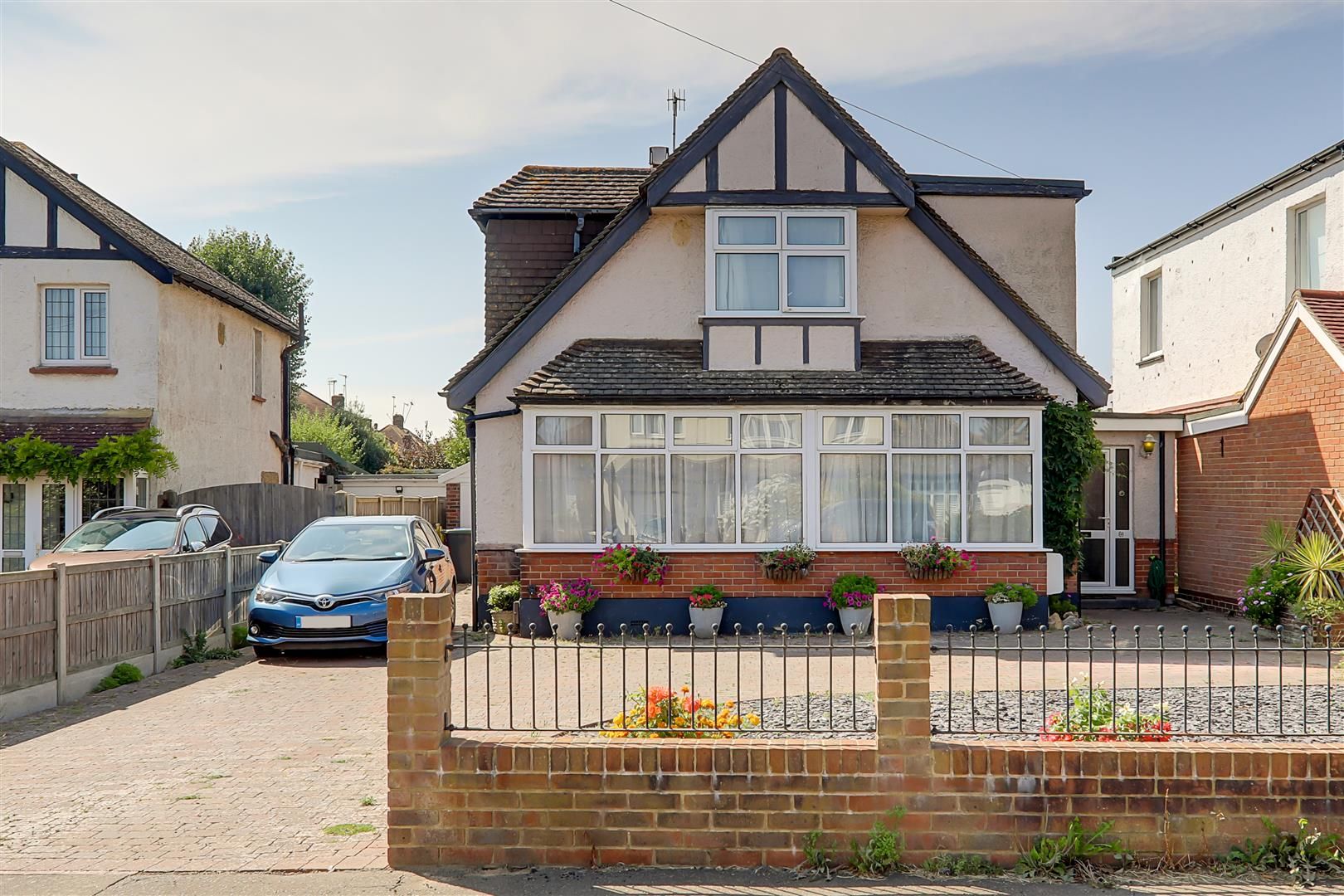 4 bed property for sale in Rose Walk, GoringBySea, Worthing BN12 Zoopla