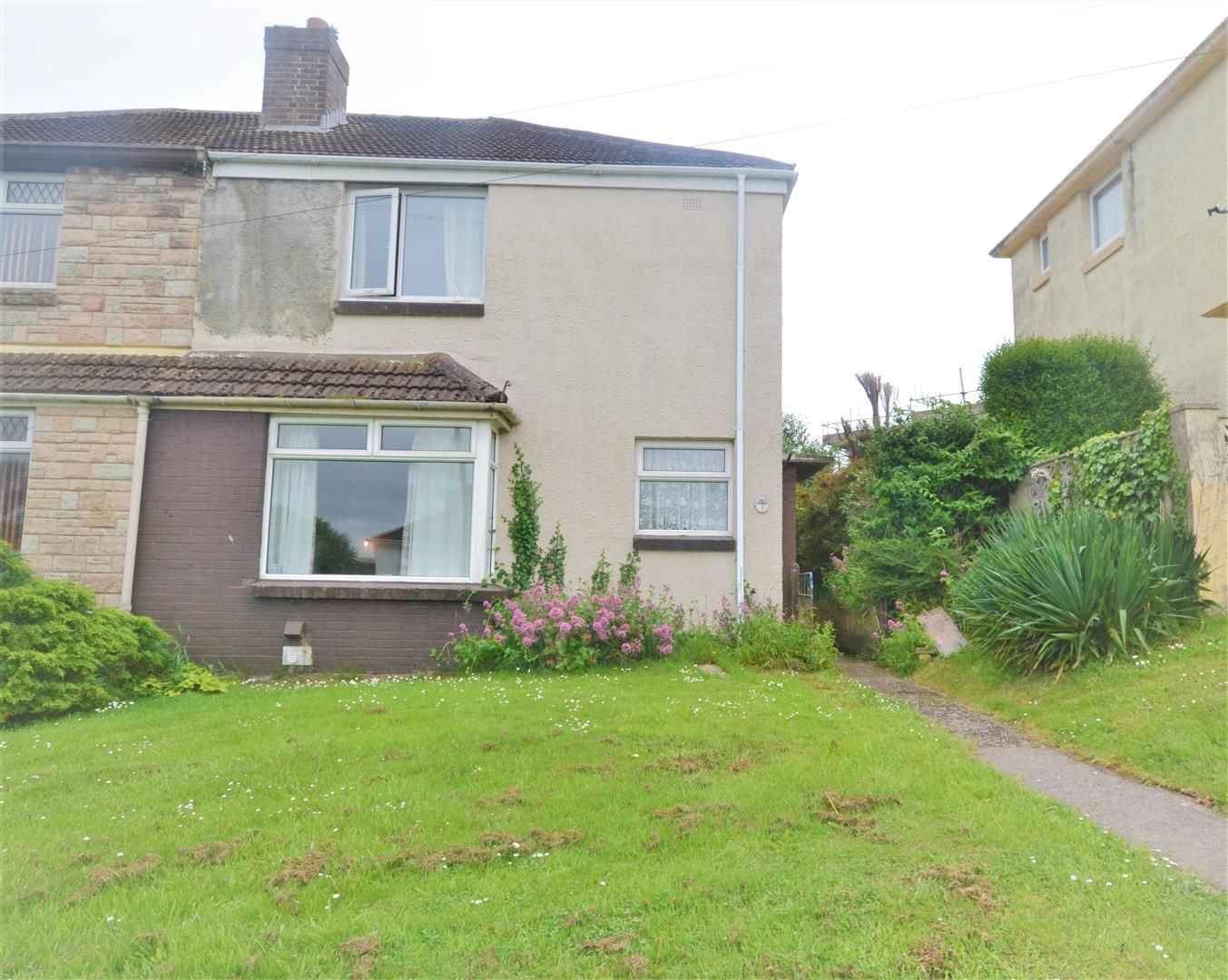 3 bed semidetached house for sale in St. Lawrence Close, Hakin