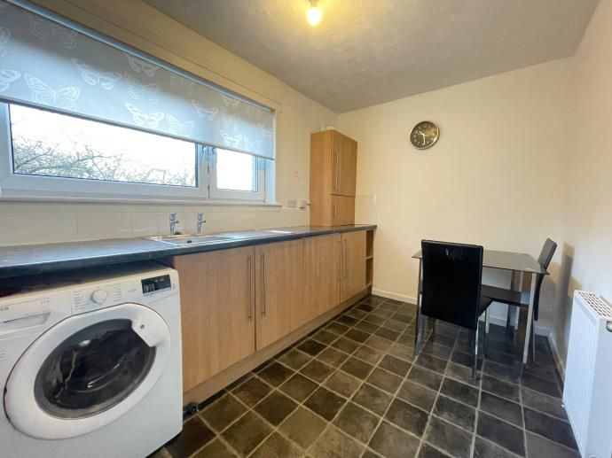 3 bed flat to rent in Pine Crescent, East Kilbride, Glasgow G75 Zoopla