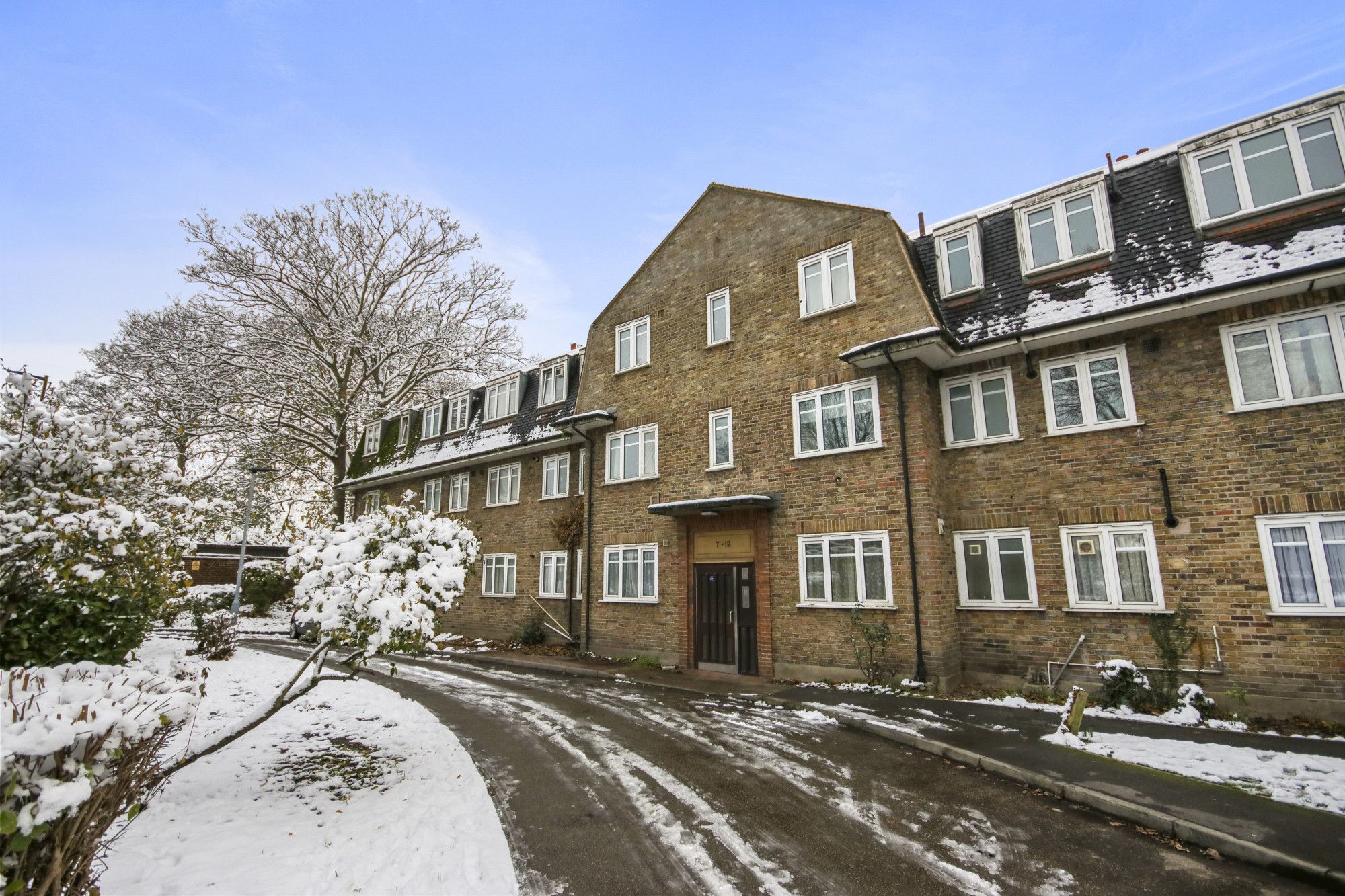 2 bed flat for sale in Mulberry Close, Charlton SE7 Zoopla