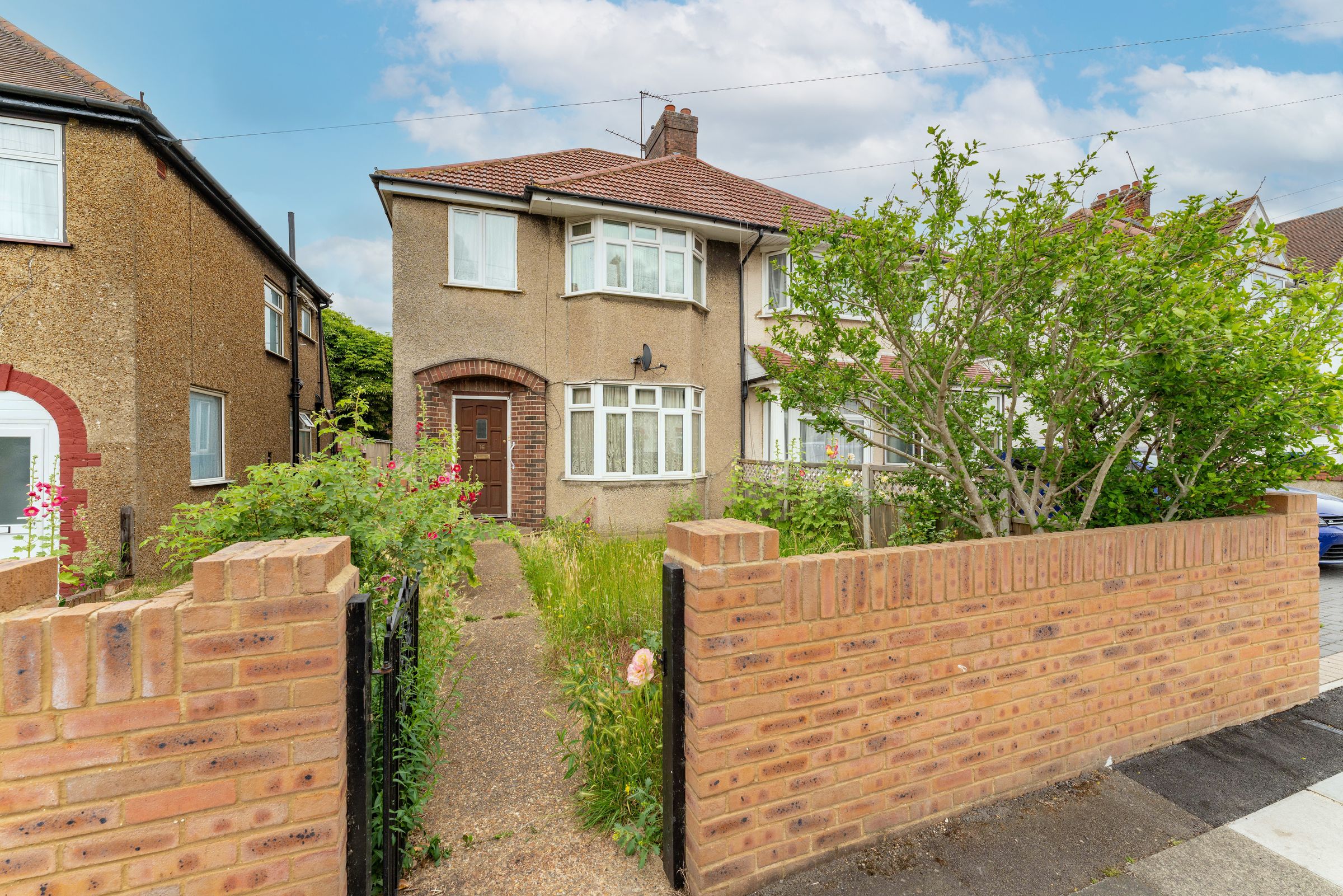 3 bed semidetached house for sale in Cornwall Avenue, Southall UB1