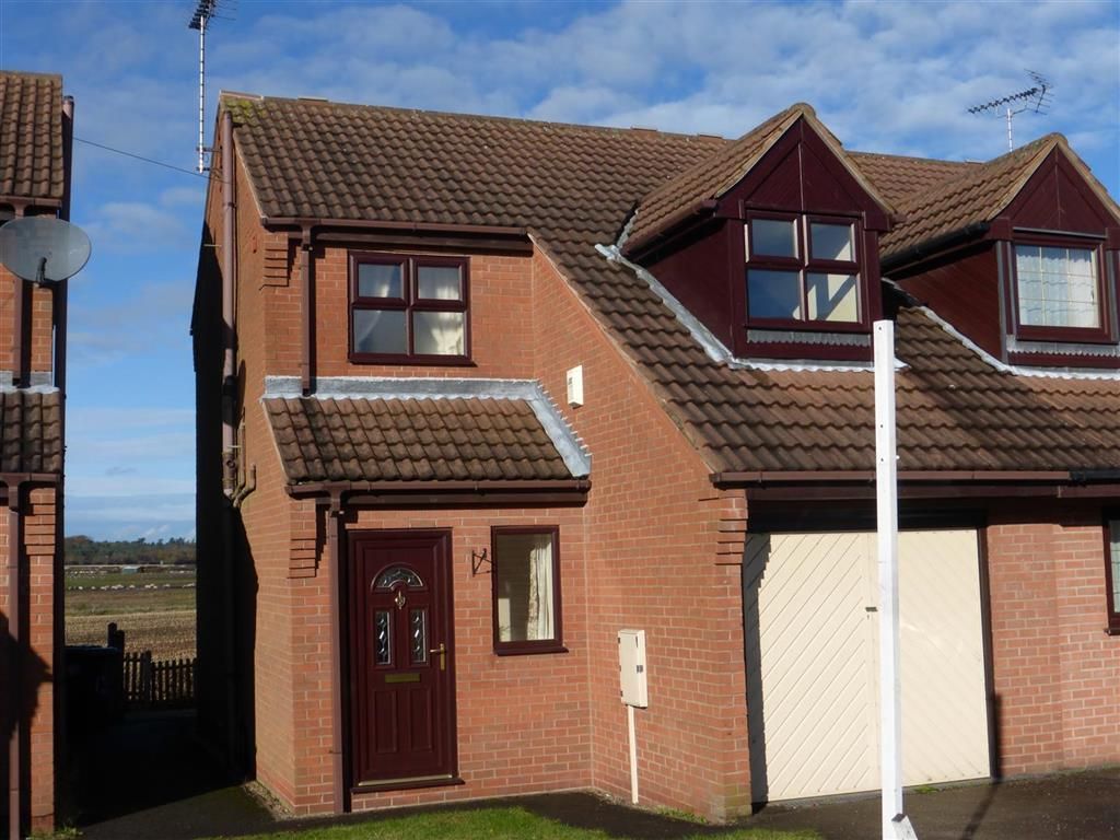 3 bed semidetached house to rent in Maun Crescent, New Ollerton