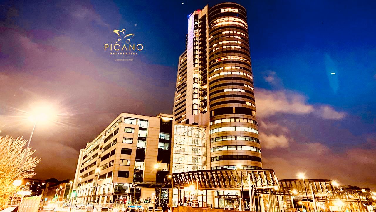 Bridgewater Place, Penthouse, Leeds LS11  