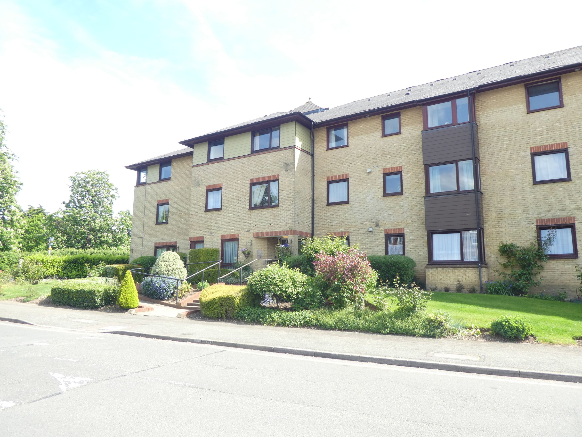 1 bed flat for sale in Hertford Mews, Billy Lows Lane, Potters Bar