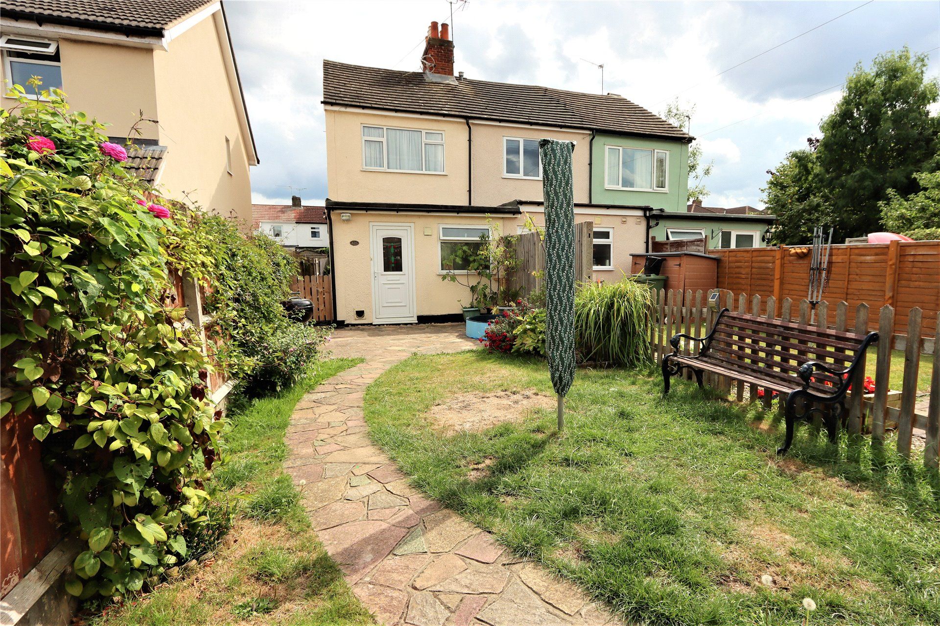 2 bed end terrace house for sale in Holly Road, Aldershot, Hampshire