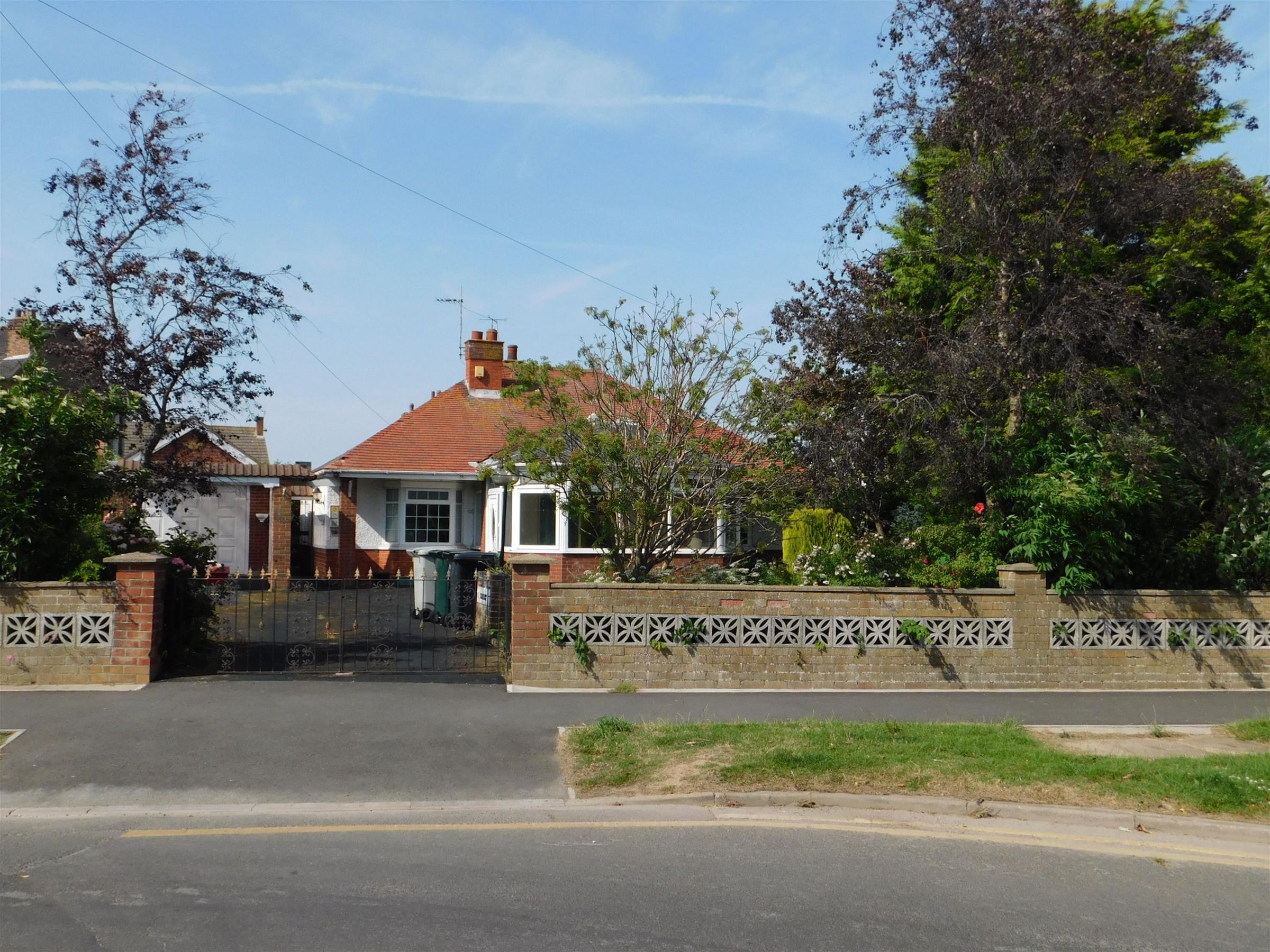 2 bed detached bungalow for sale in Sunningdale Drive, Chapel St. Leonards, Skegness PE24 Zoopla