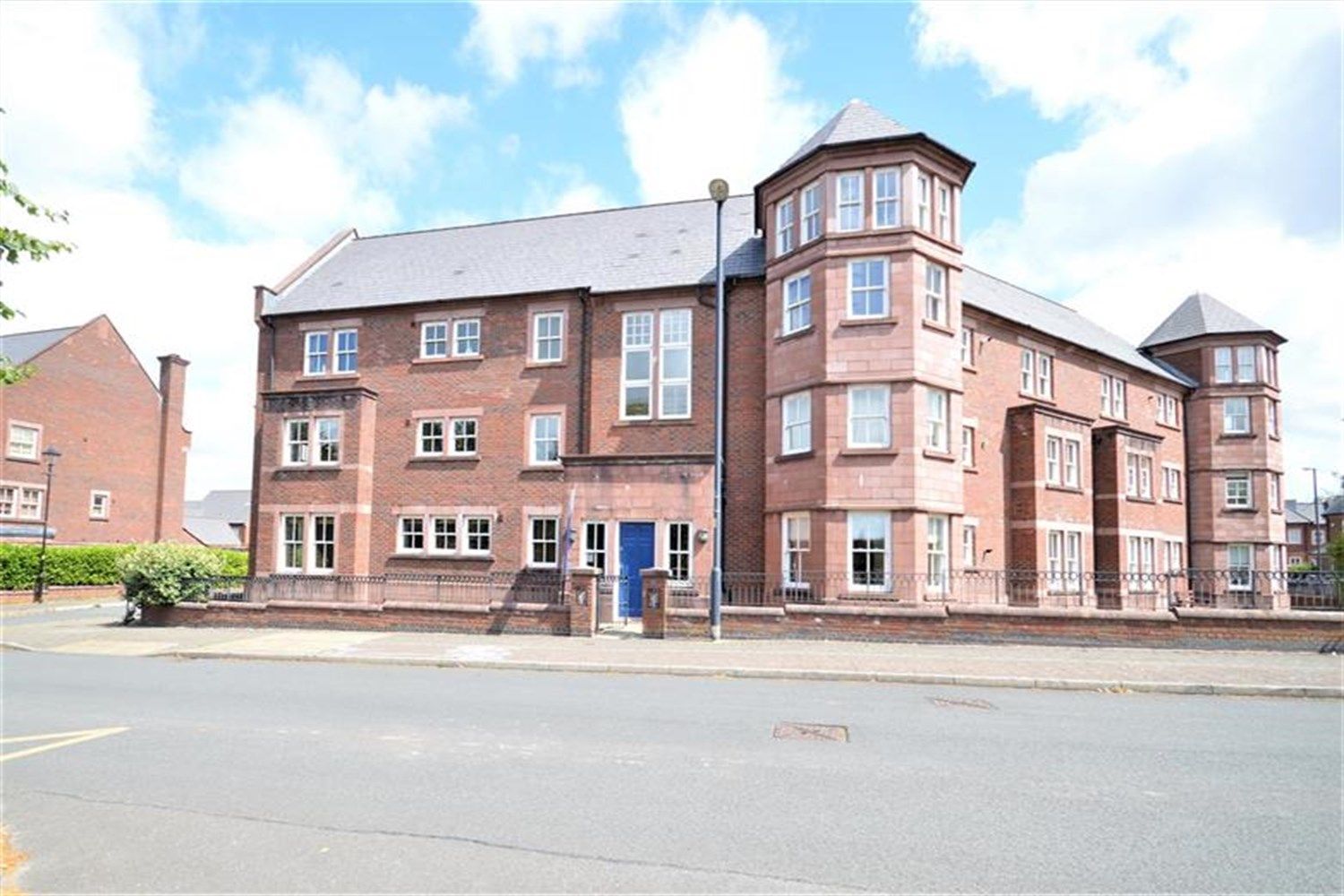 2 bed flat for sale in Stansfield Drive, Stockton Heath, Warrington WA4