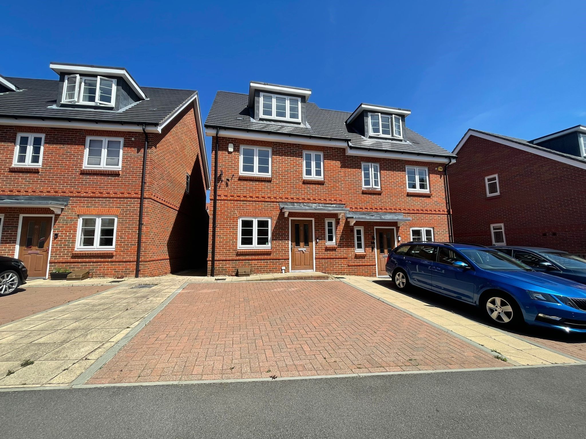 4 bed semidetached house for sale in Repton Crescent, Earley, Reading