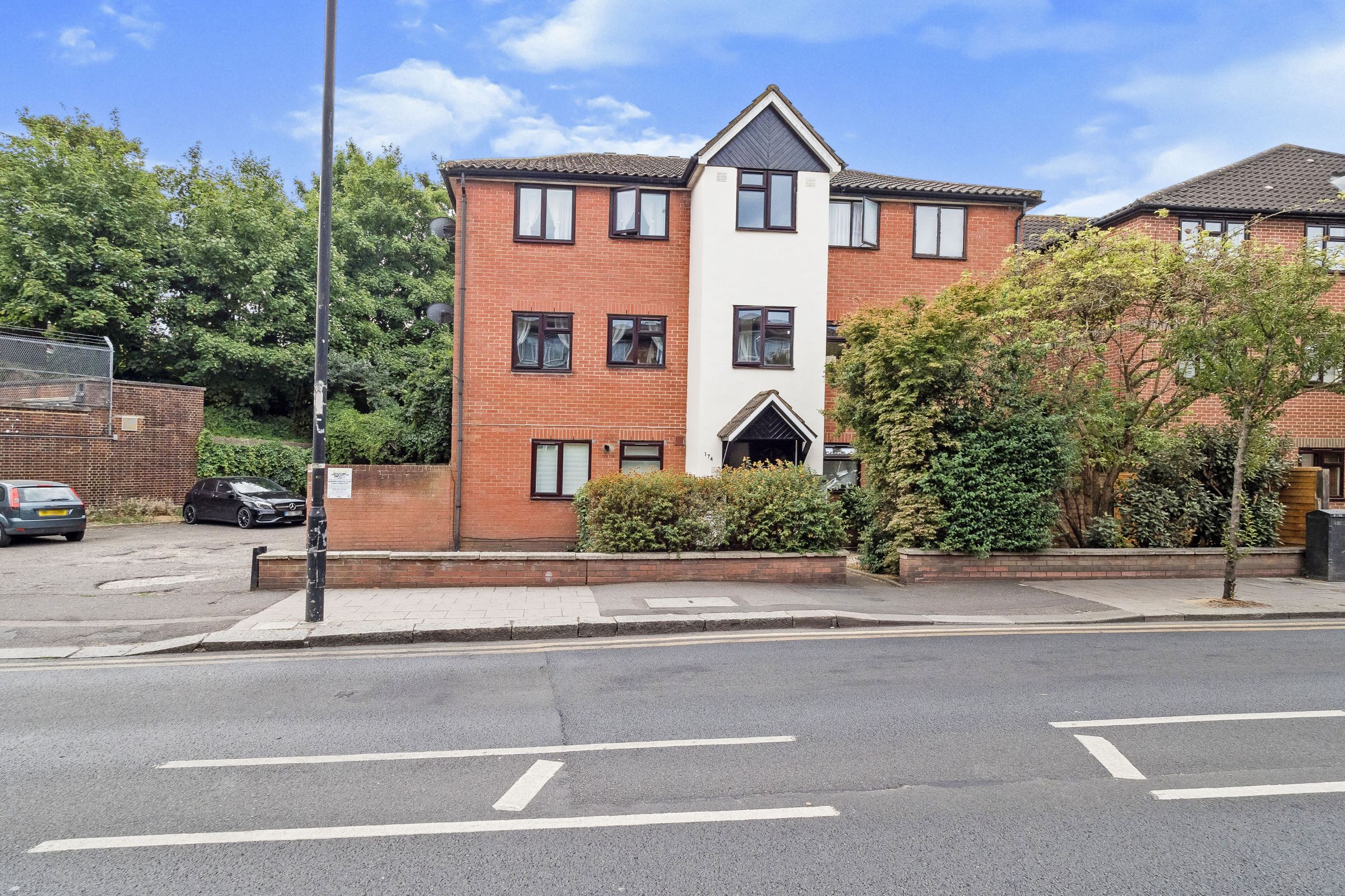 1 bed flat for sale in New North Road, Ilford IG6 Zoopla