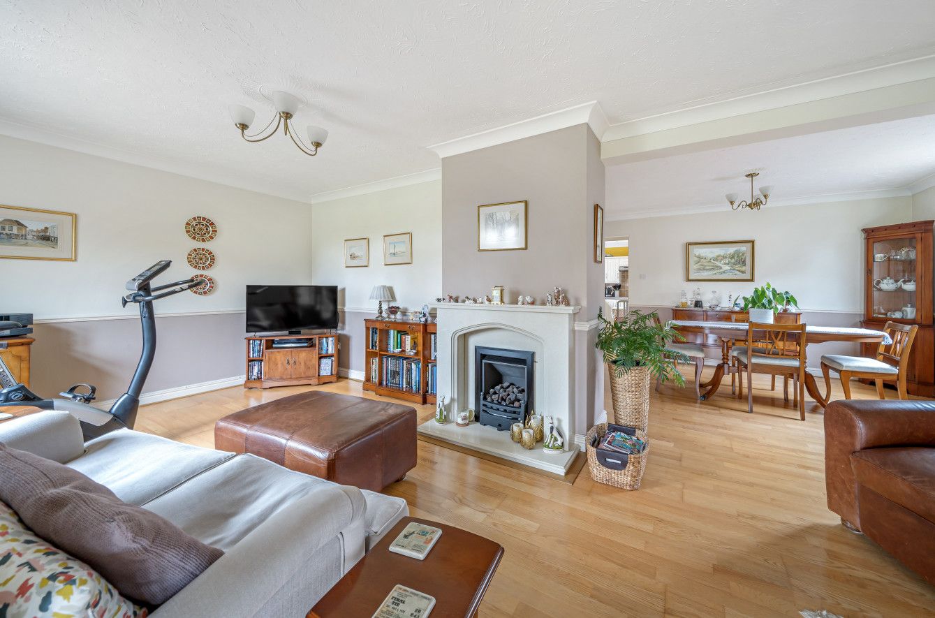 4 bed detached house for sale in Faringdon, Oxon SN7 Zoopla