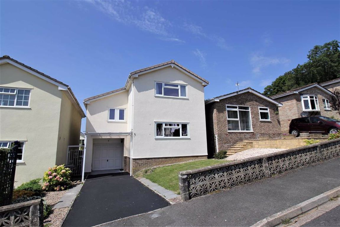 3 bed detached house for sale in Rockingham Grove, WestonSuperMare