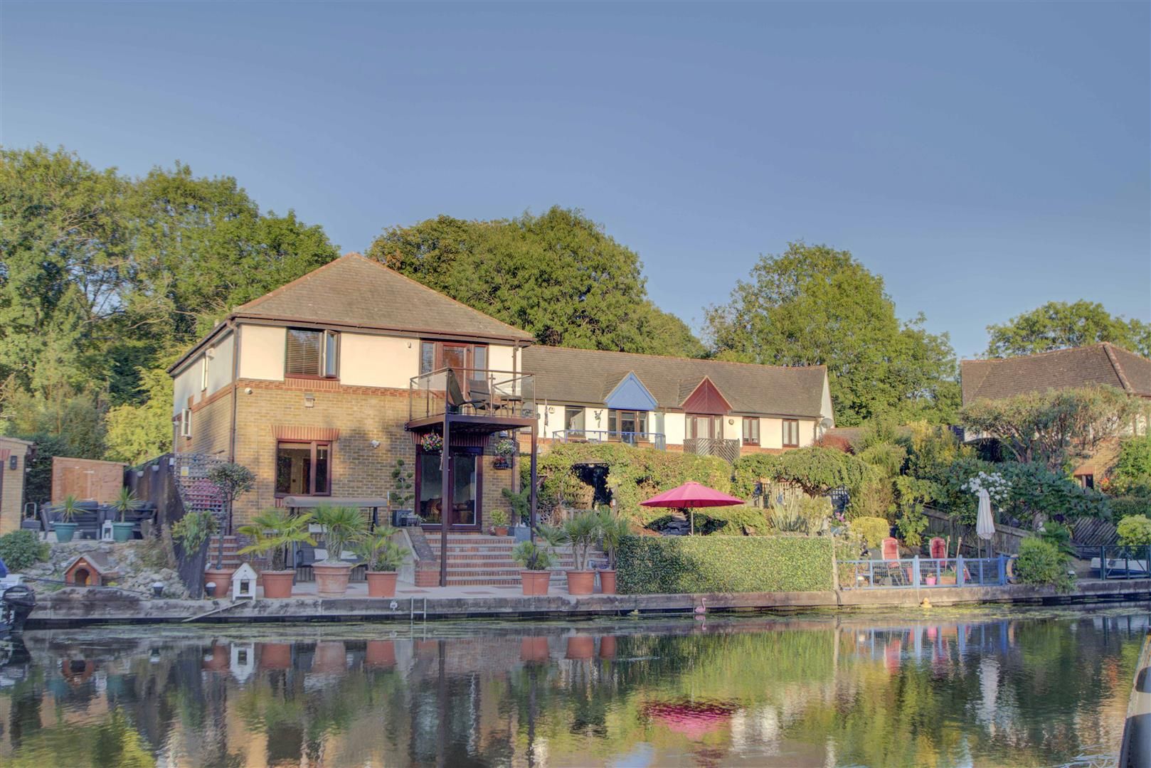 3 bed linkdetached house for sale in Jacks Lane, Harefield, Uxbridge