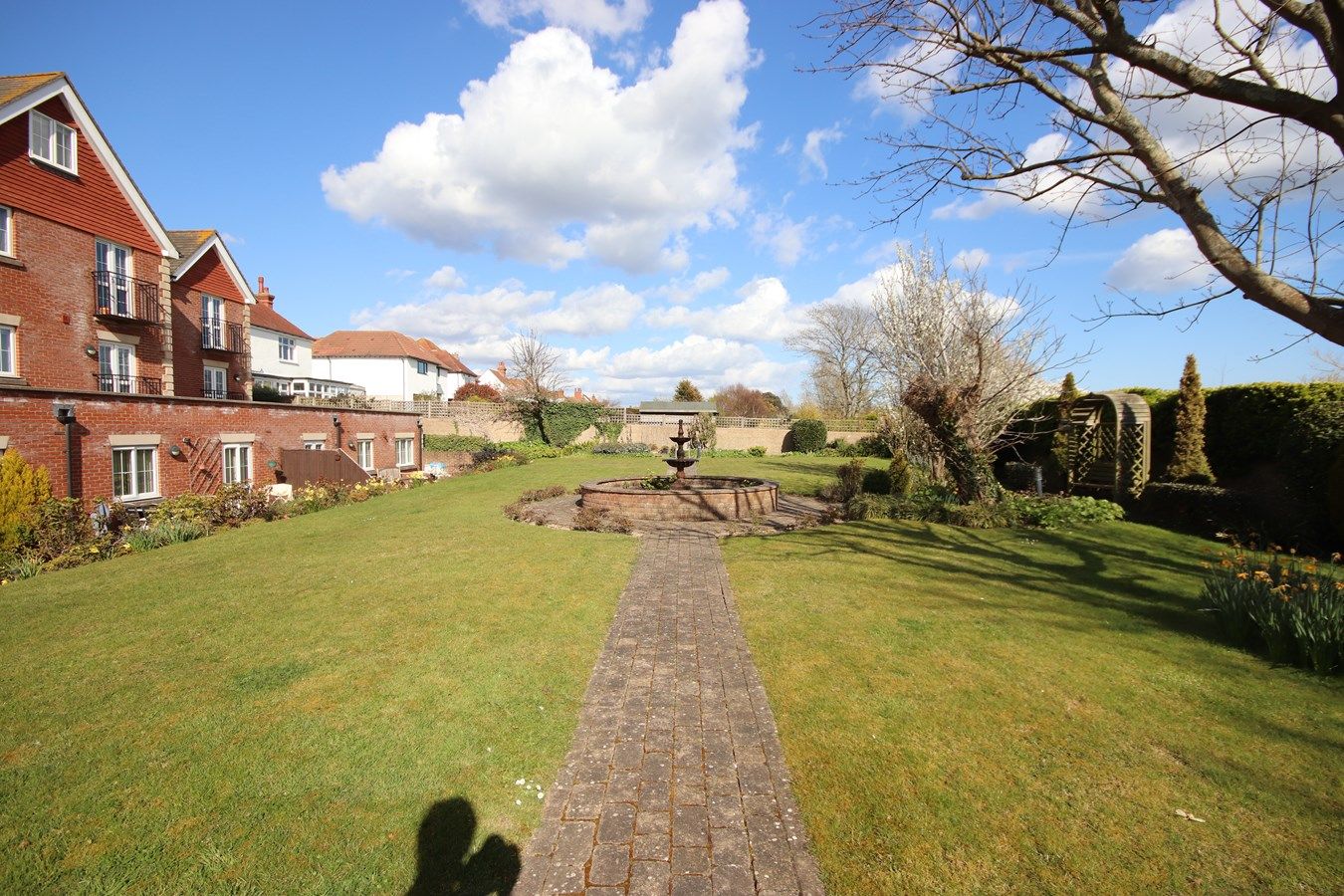 2 bed flat for sale in Cooden Drive, BexhillOnSea TN39 Zoopla