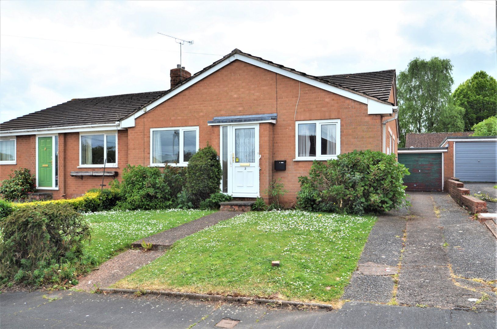 3 bed bungalow for sale in Roberts Close, Cullompton, Devon EX15 Zoopla