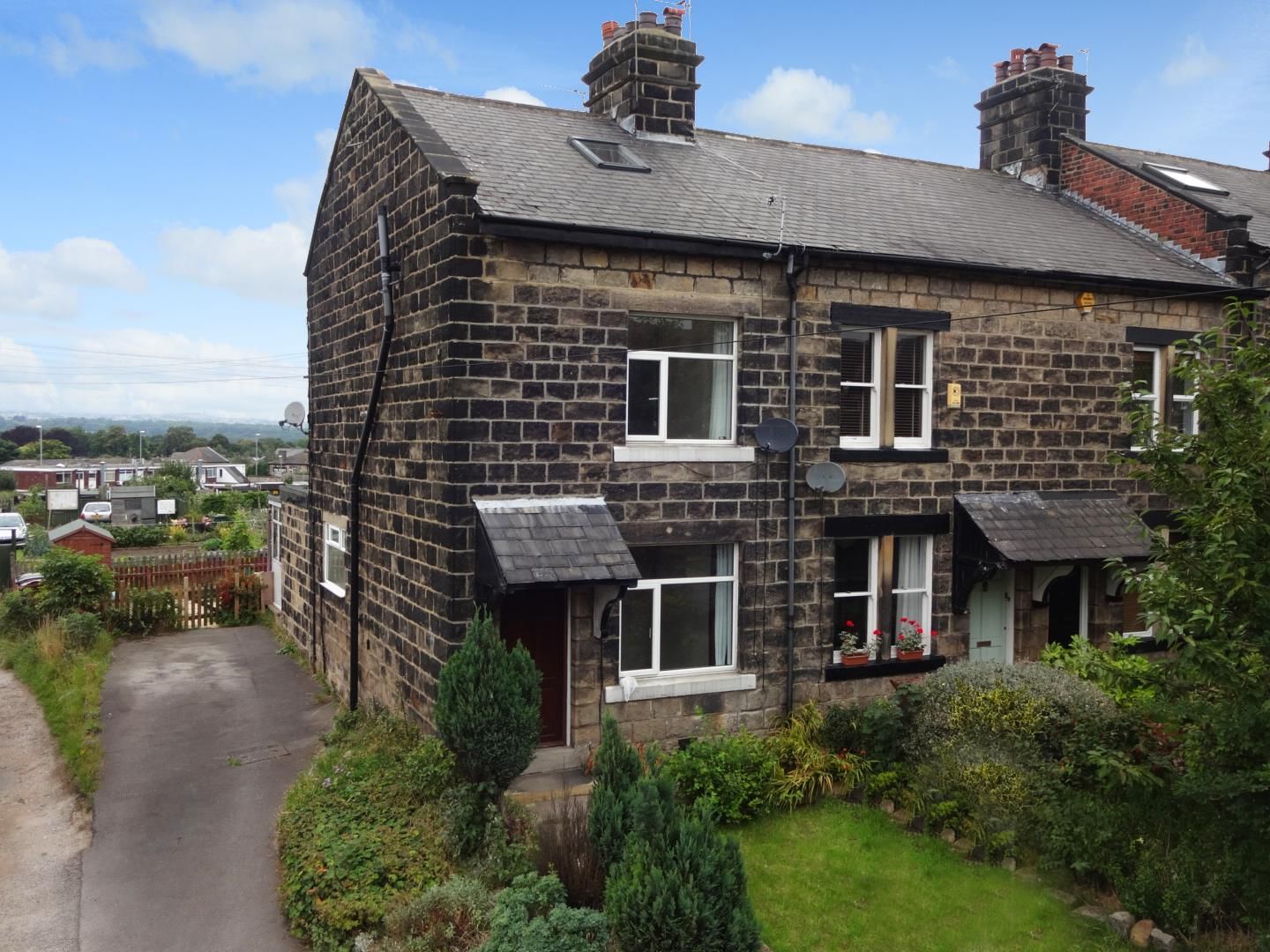 4 bed detached house to rent in Rose Terrace, Horsforth, Leeds, West