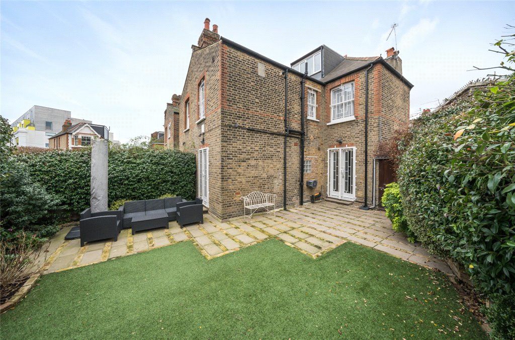 4 bed end terrace house for sale in Valetta Road, Shepherds Bush