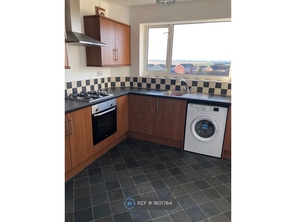 3 bed flat to rent in Larks Hill, Pontefract WF8 Zoopla