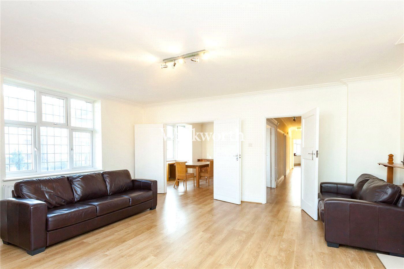 3 bed flat to rent in Wendover Court, Finchley Road, London NW2 Zoopla