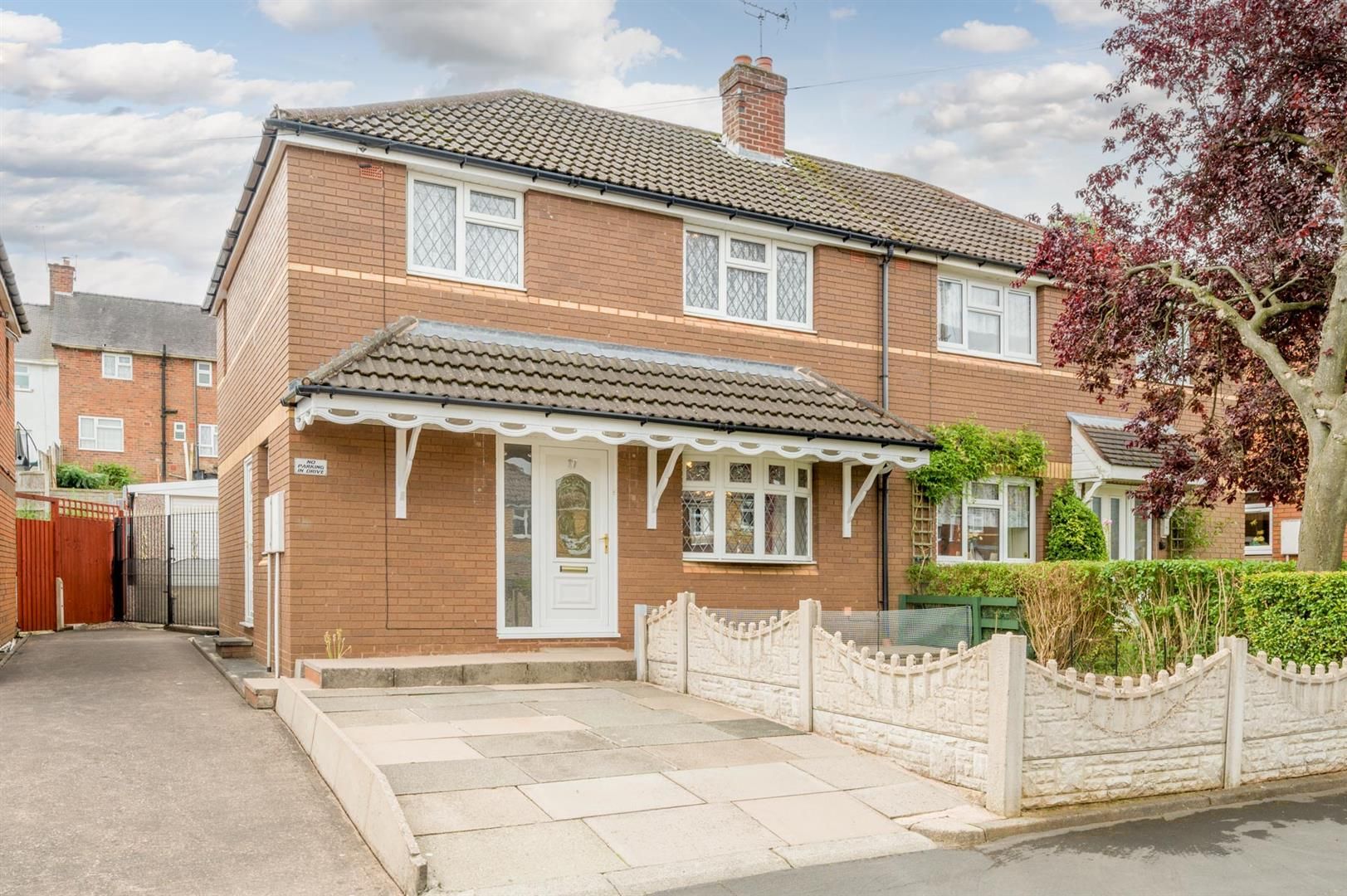 3 bed semidetached house for sale in Wychbury Road, Stourbridge DY9
